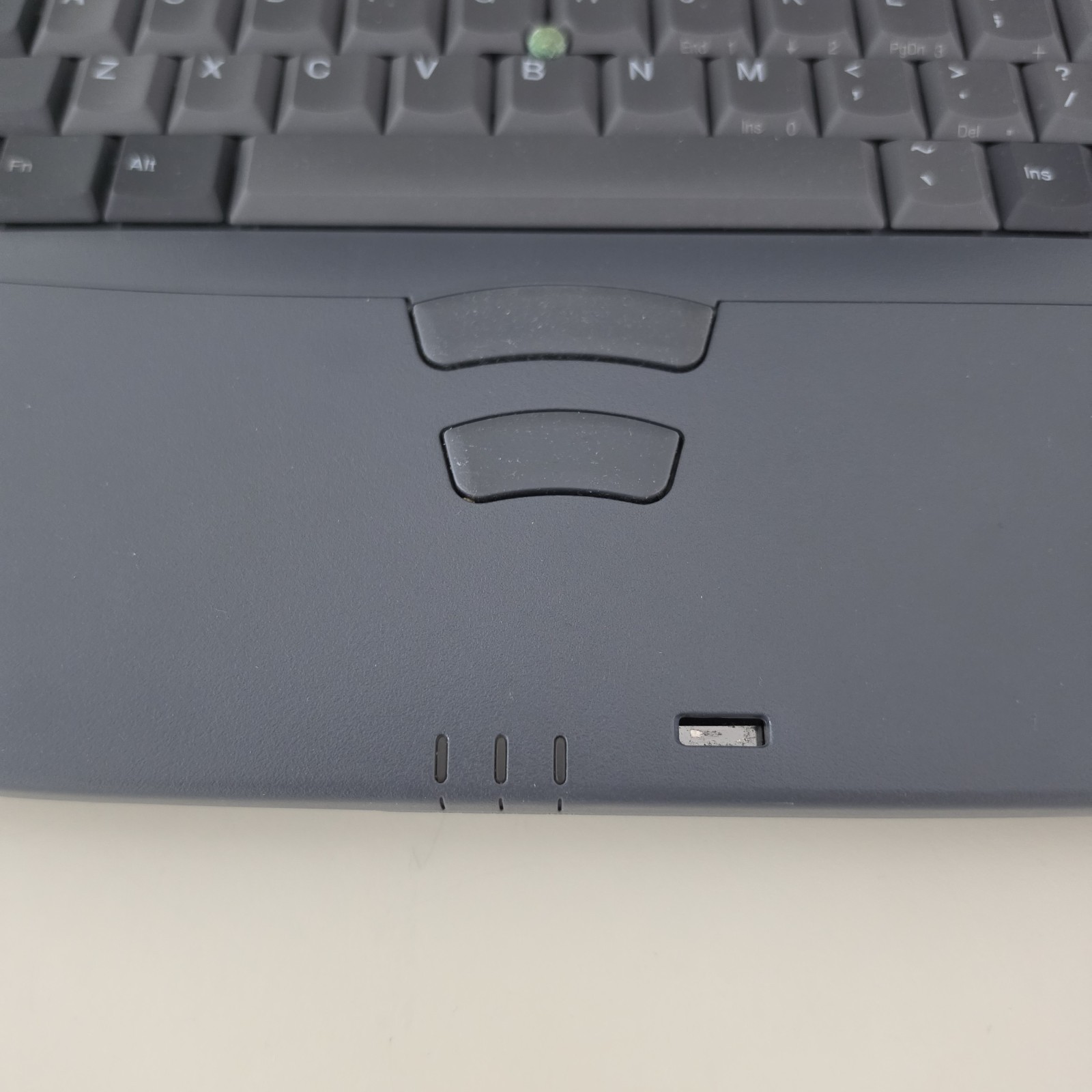 RETRO 14.1″ Vintage TOSHIBA Satellite 4100XDVD Laptop – 128MB RAM – 60GB HDD
