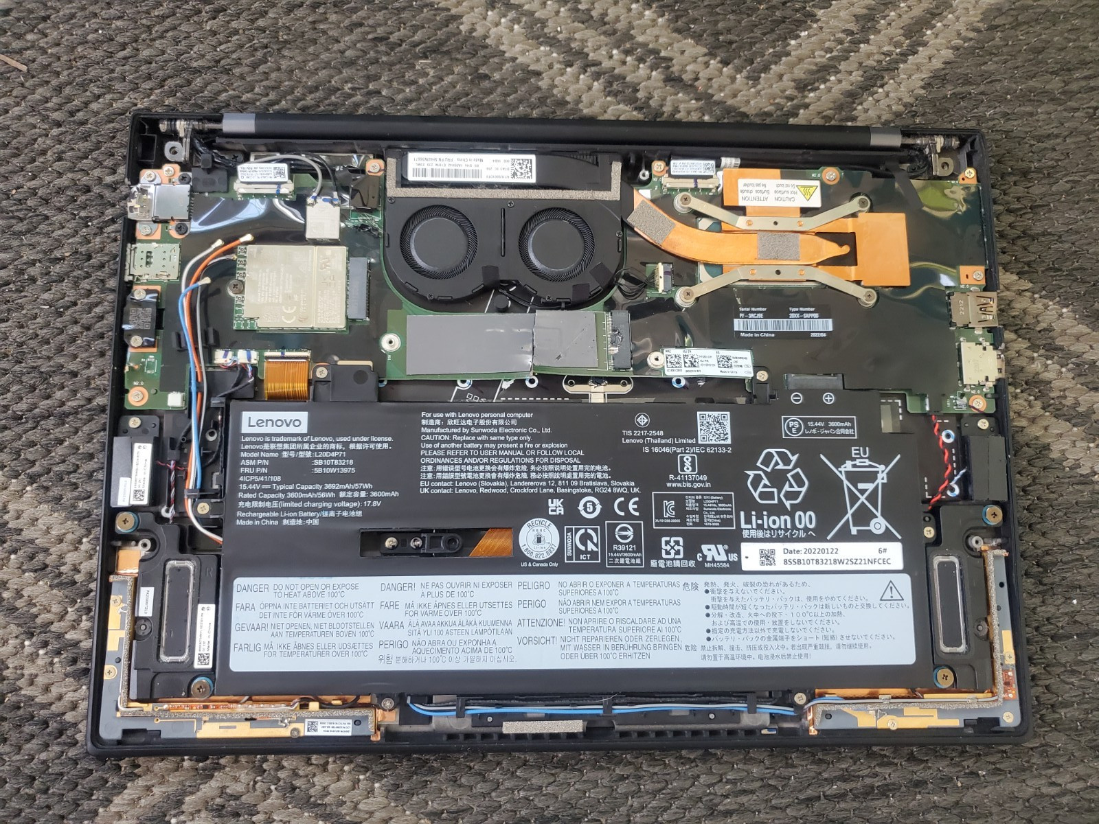 Lenovo X1 Carbon 9th Gen i7-1185G7 16GB RAM NO SSD DAMAGED BOARD PARTS/REPAIR
