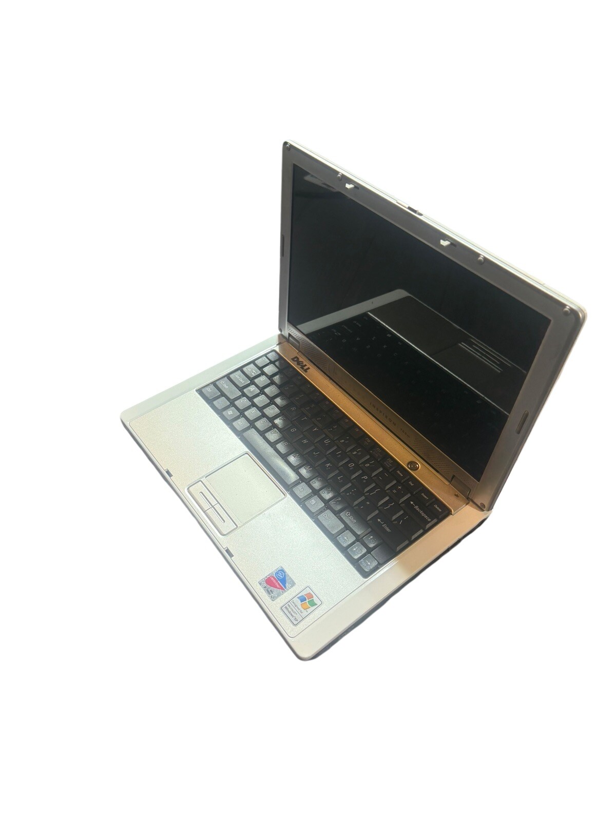 Dell Inspiron 700m 12.3″ Intel Pentium M 745 1600 MHz 1 GB RAM 0 GB HDD