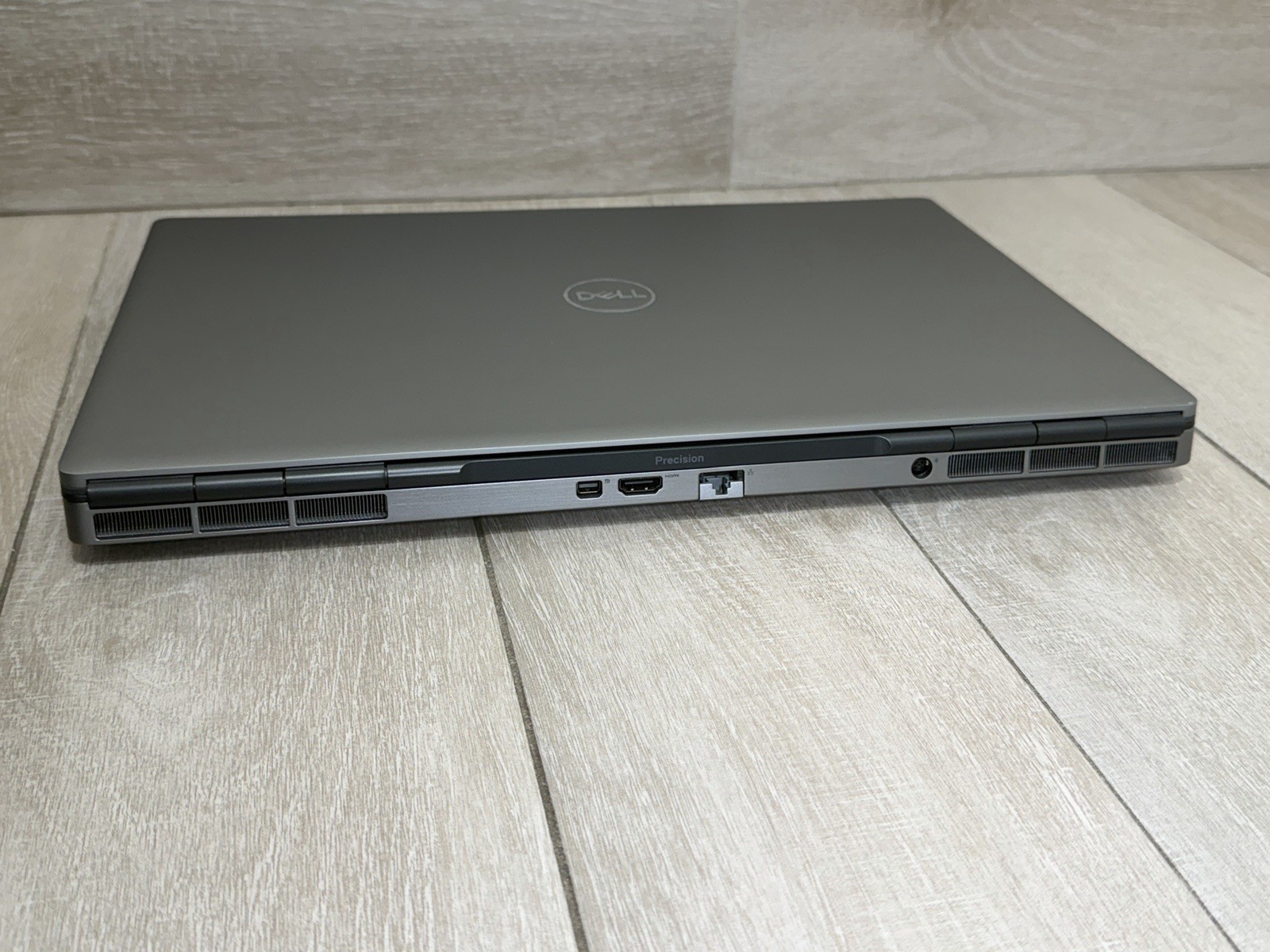 Dell Precision 7760 17.2″ Intel Xeon W-11855M 3.20GHz 16GB RAM 256GB SSD NVMe