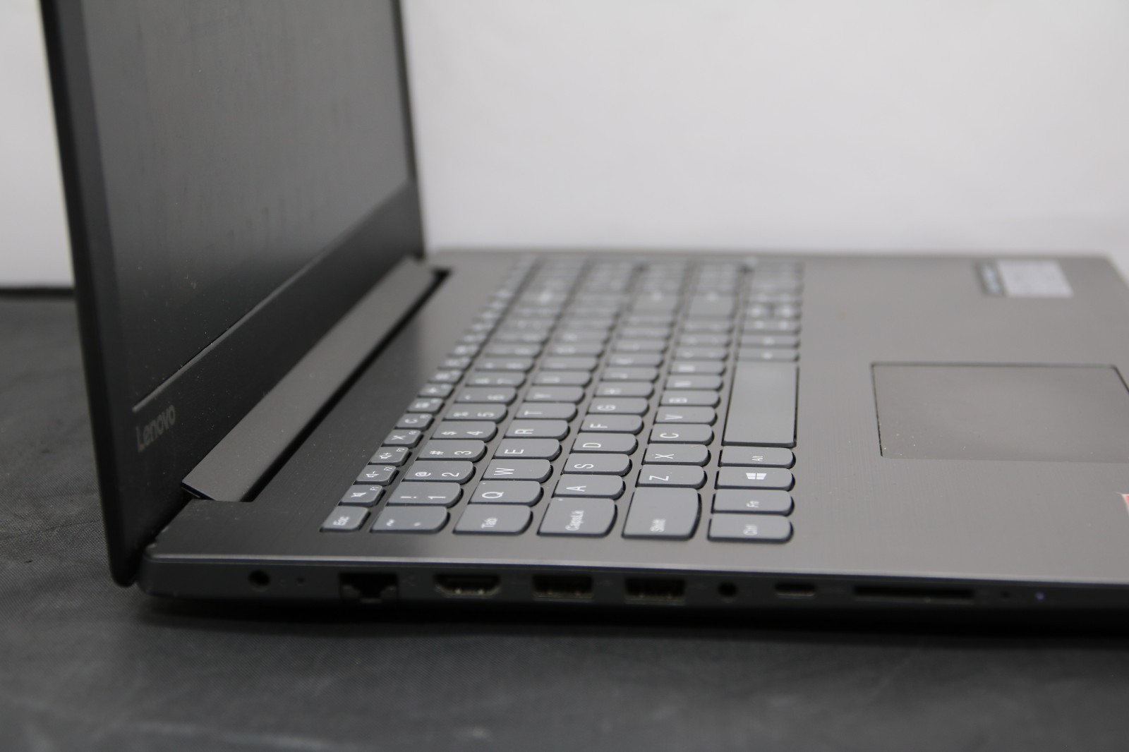 Lenovo IdeaPad 330 – AMD Ryzen 3 2200U – 8GB, 1TB, Windows 11 Home – No Adapter