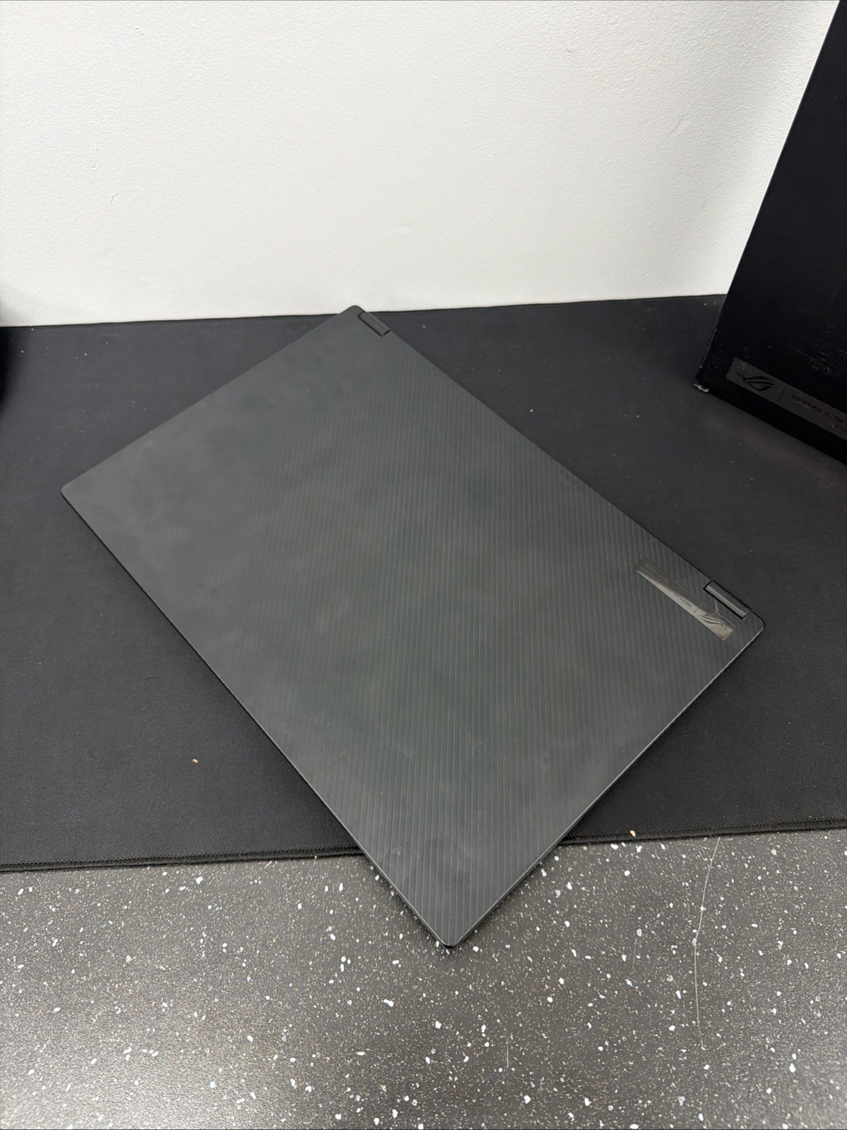 Asus ROG Flow X16 GV601R 16″ Ryzen 9 6900HS 2.8GHz 16GB RAM 1TB SSD RTX 3060