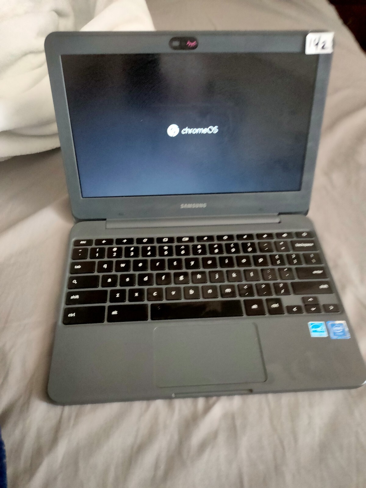 samsung notebook xe501c13 chrome good battery no charger point on screen C Pho