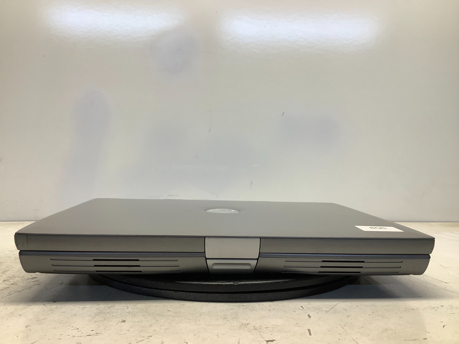 Dell Latitude D800 Intel Pentium M 2GHz 1 GB NO HDD Nvidia GeForce FX5200