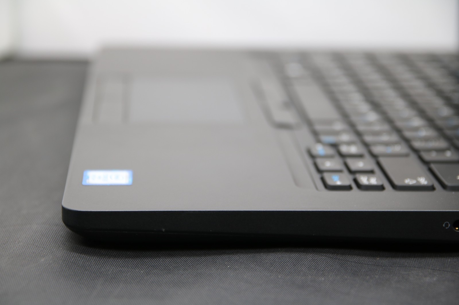 Dell Latitude 5490 – i5-8350U – 8GB, 128GB, Black, Windows 11 Pro + Adapter