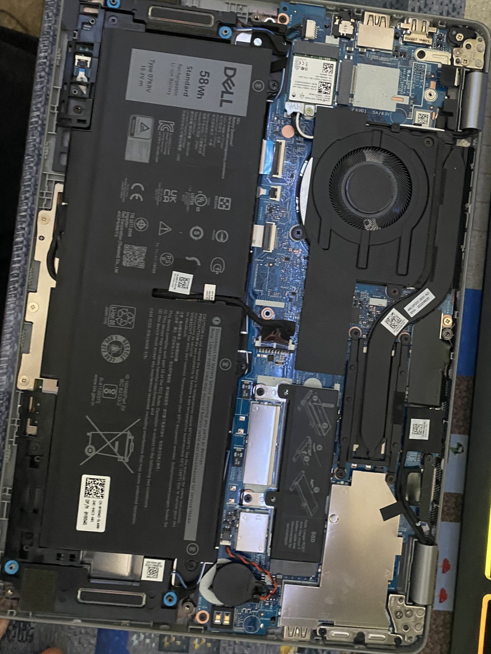 Samsung NP530XBB-K06US i5-7200U 8/256/2.5GHZ Intel HD 620 13.3-inch BAD BATTERY