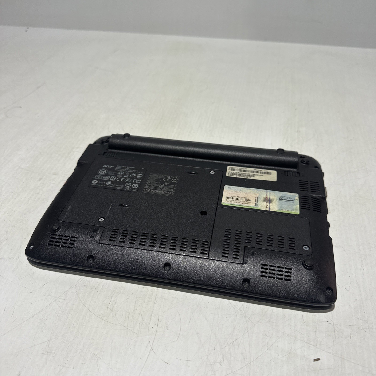 Acer Aspire One Intel Atom N450 2gb Ram No Drives Boots Bios