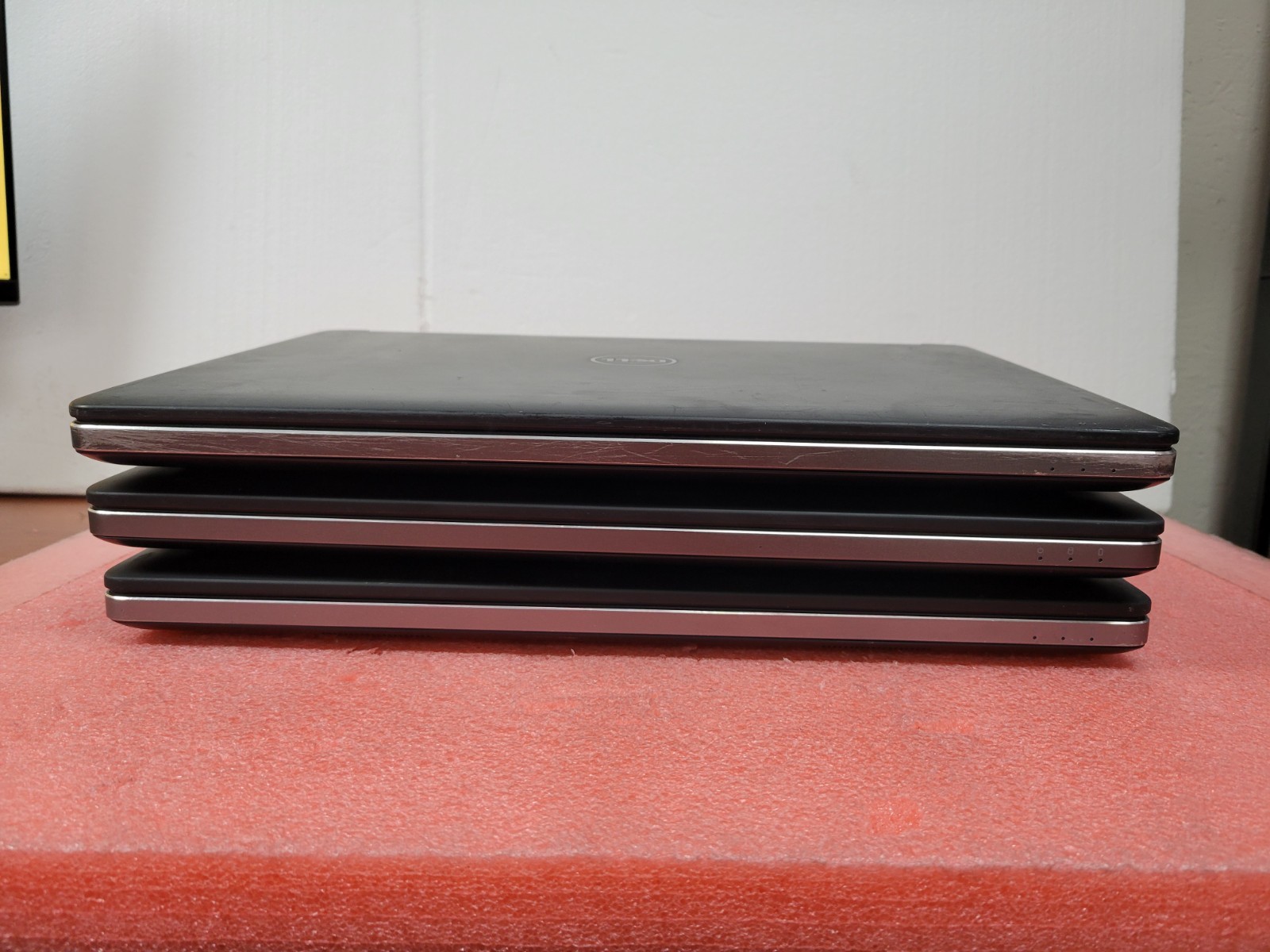 3x Dell Precision 7510/7520 15.6″ E3/i7 (BIOS) *No OS/HDD/RAM/AS IS* | C1061DS