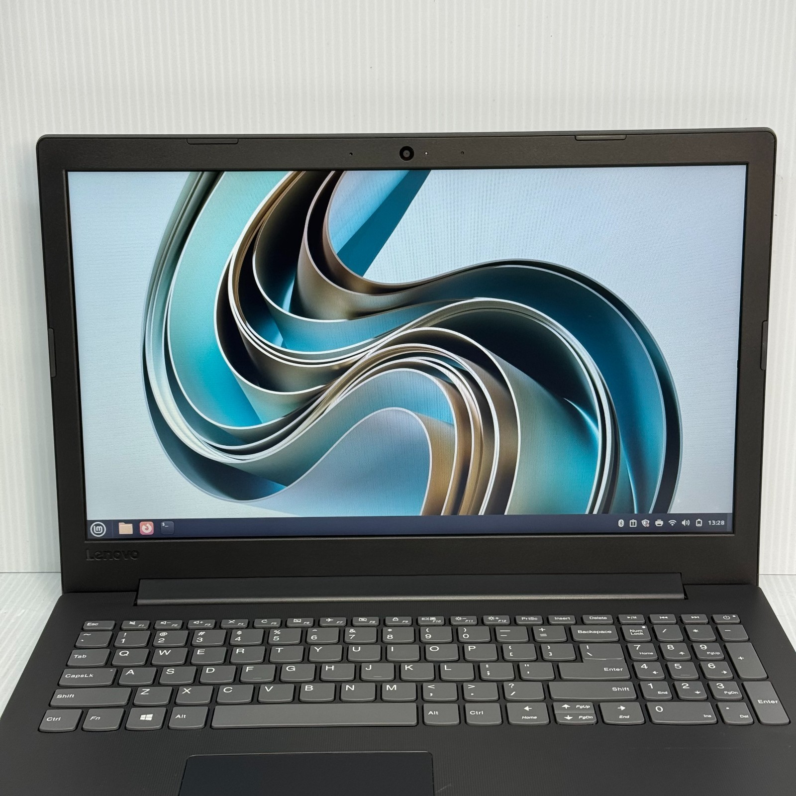 Lenovo IdeaPad 130-15AST AMD A9 Linux Mint 22.3 15.6″ Laptop 128GB SSD 8GB RAM