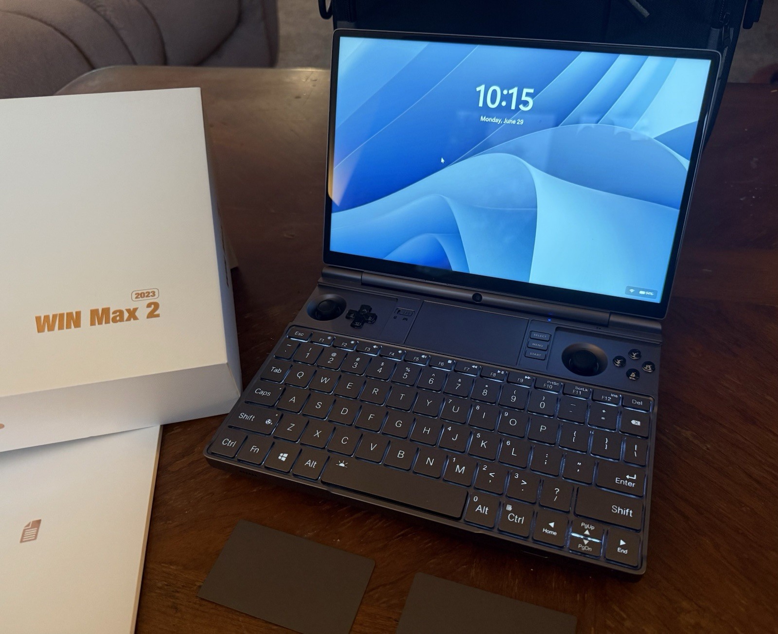 GPD WIN Max 2 2023 Ryzen 7 7840U + 32GB DDR5x-7500 MT/s + 2TB M.2 NVMe + OCuLink