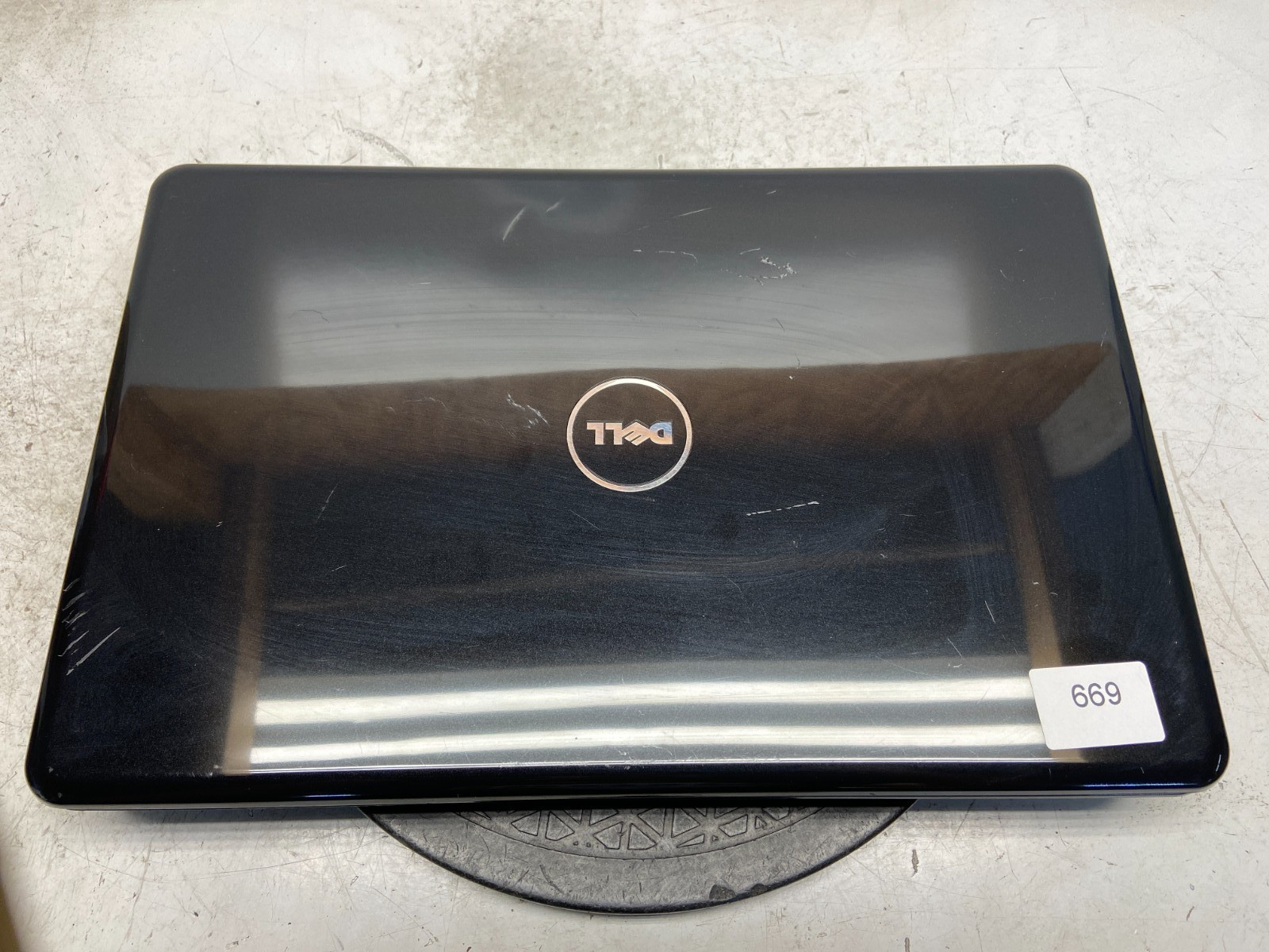Dell Inspiron M5030 AMD Athlon II P360 Dual-Core 2300MHz 3 GB NO HDD