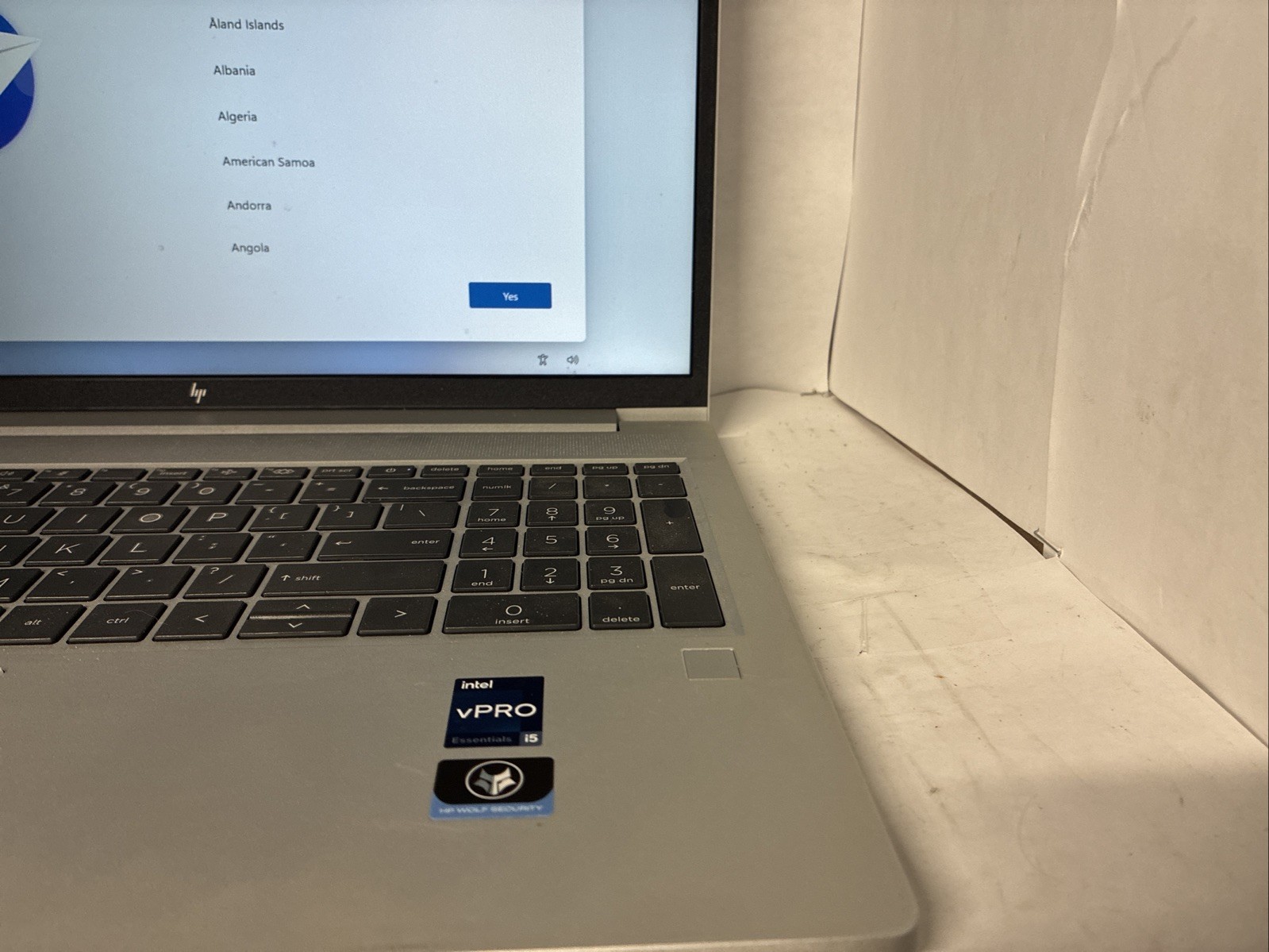 HP EliteBook 650 G10 15.6″ i5-13th Gen 16GB RAM 256GB SSD Win 11 – Charger used