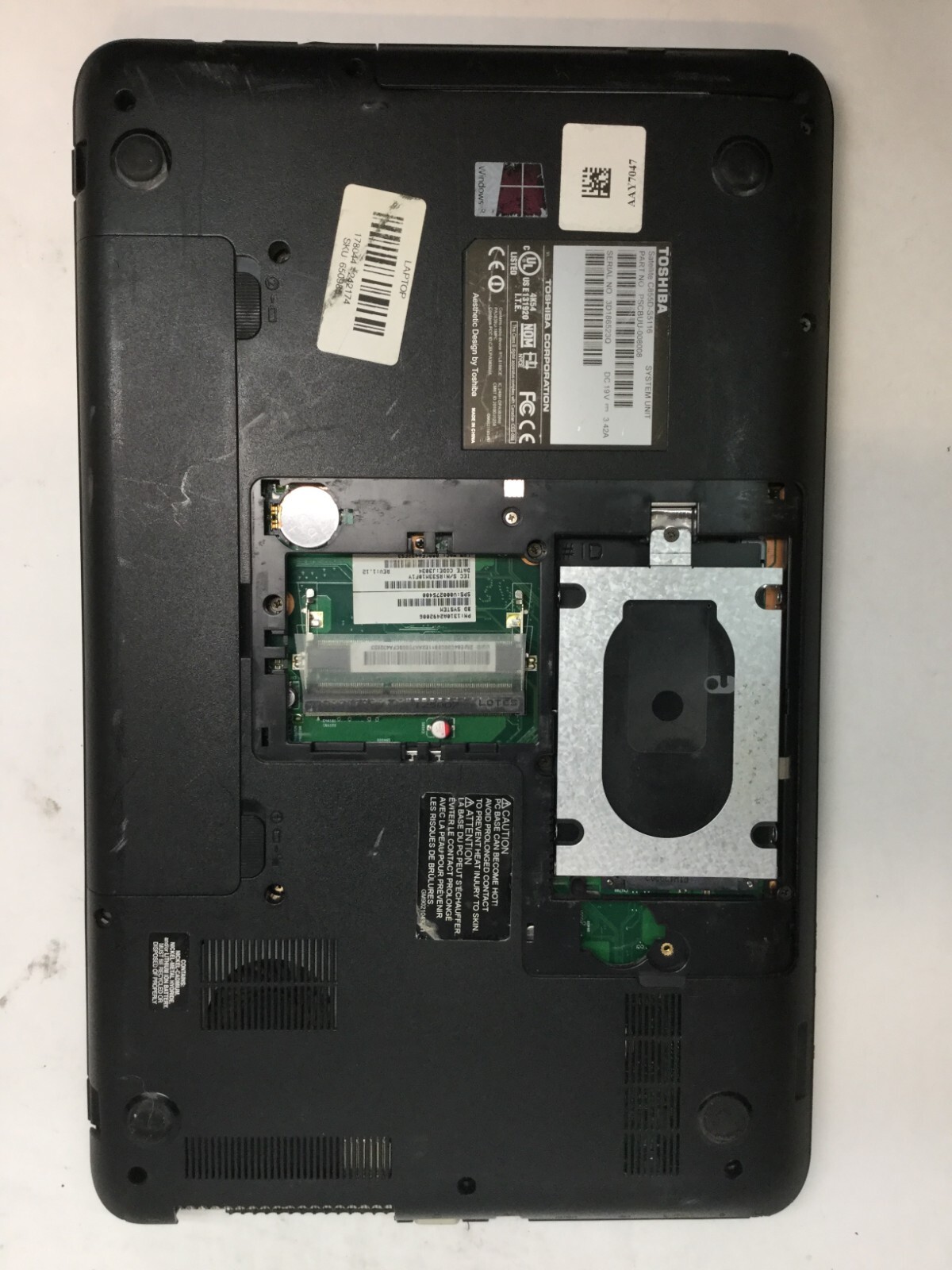 Toshiba Satellite C855D-S5116 15″ Laptop AMD A6-4400M-BROKEN HINGE -MZ
