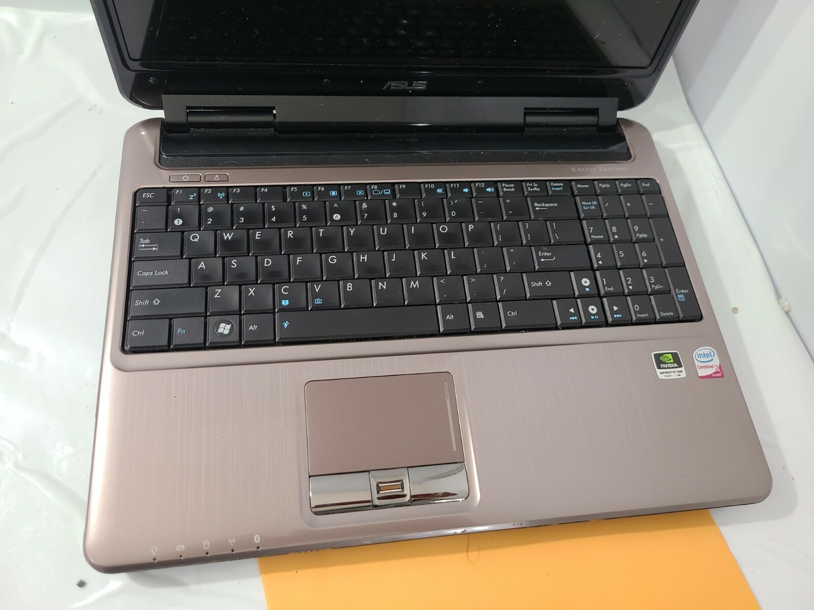 Asus N81V Series Intel Core 2 Duo T9550 2.6Ghz 4GB DDR3 No HDD 14″ Laptop