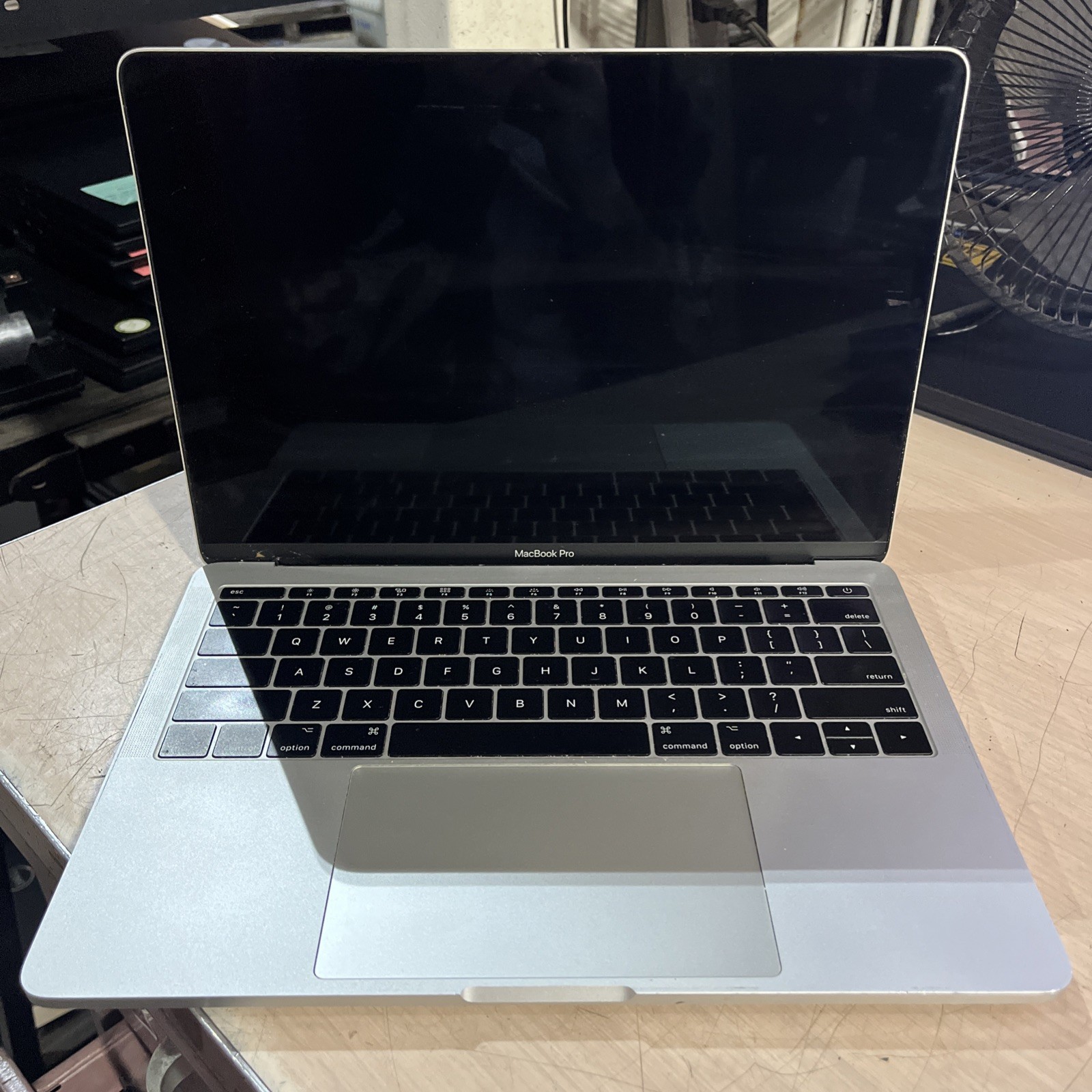 APPLE MACBOOK PRO 13″ MID-2017 CORE I5-7360U 2.3GHZ 8GB RAM NO HD