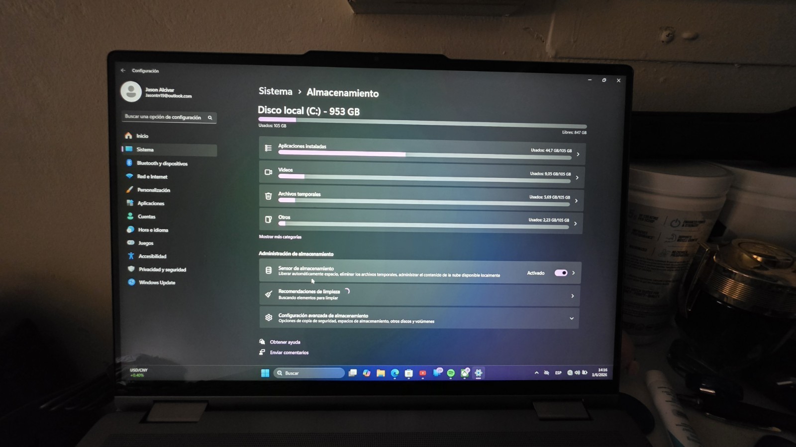 Lenovo Yoga 16in Ryzen 7 16GB RAM Radeon Graphics Win 11 Gray Backlit
