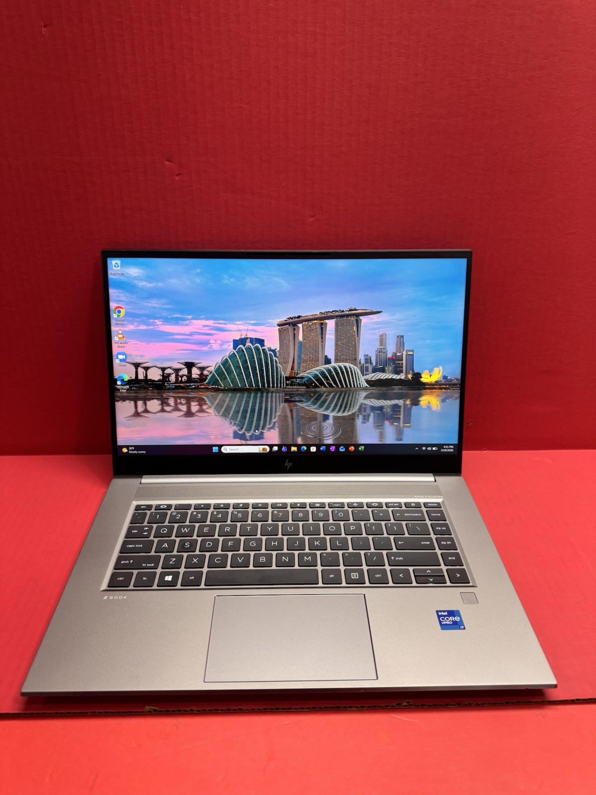 HP ZBOOK Studio 15.6” G8 Mobile Workstation 11th i7 11850H 2.5GHz 32GB RAM 1TB