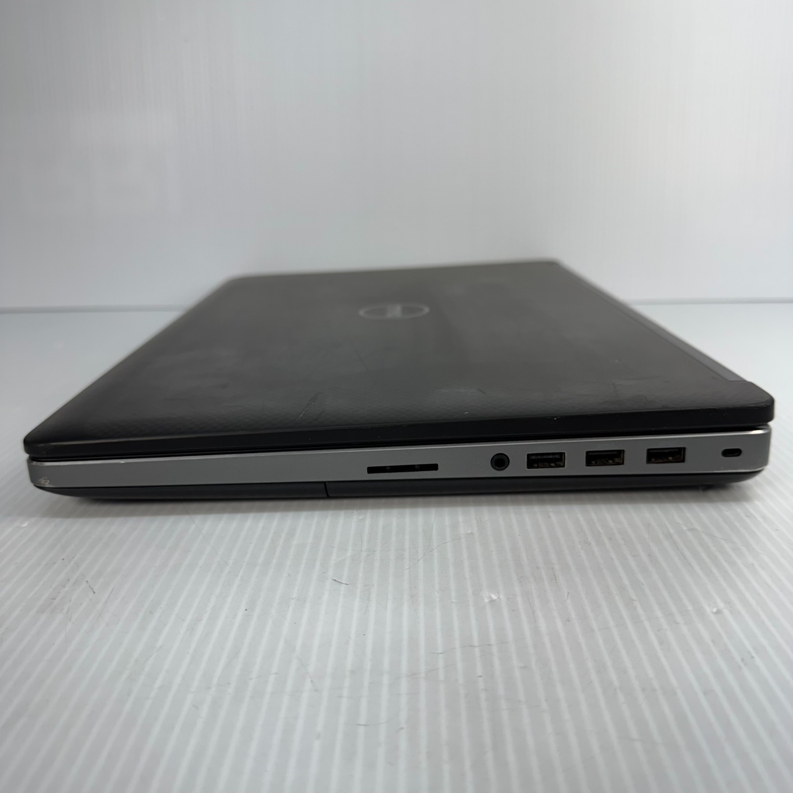 Dell Precision 7510 i7-6920HQ 15.6″ Touchscreen Windows 11 Pro Laptop 512GB SSD