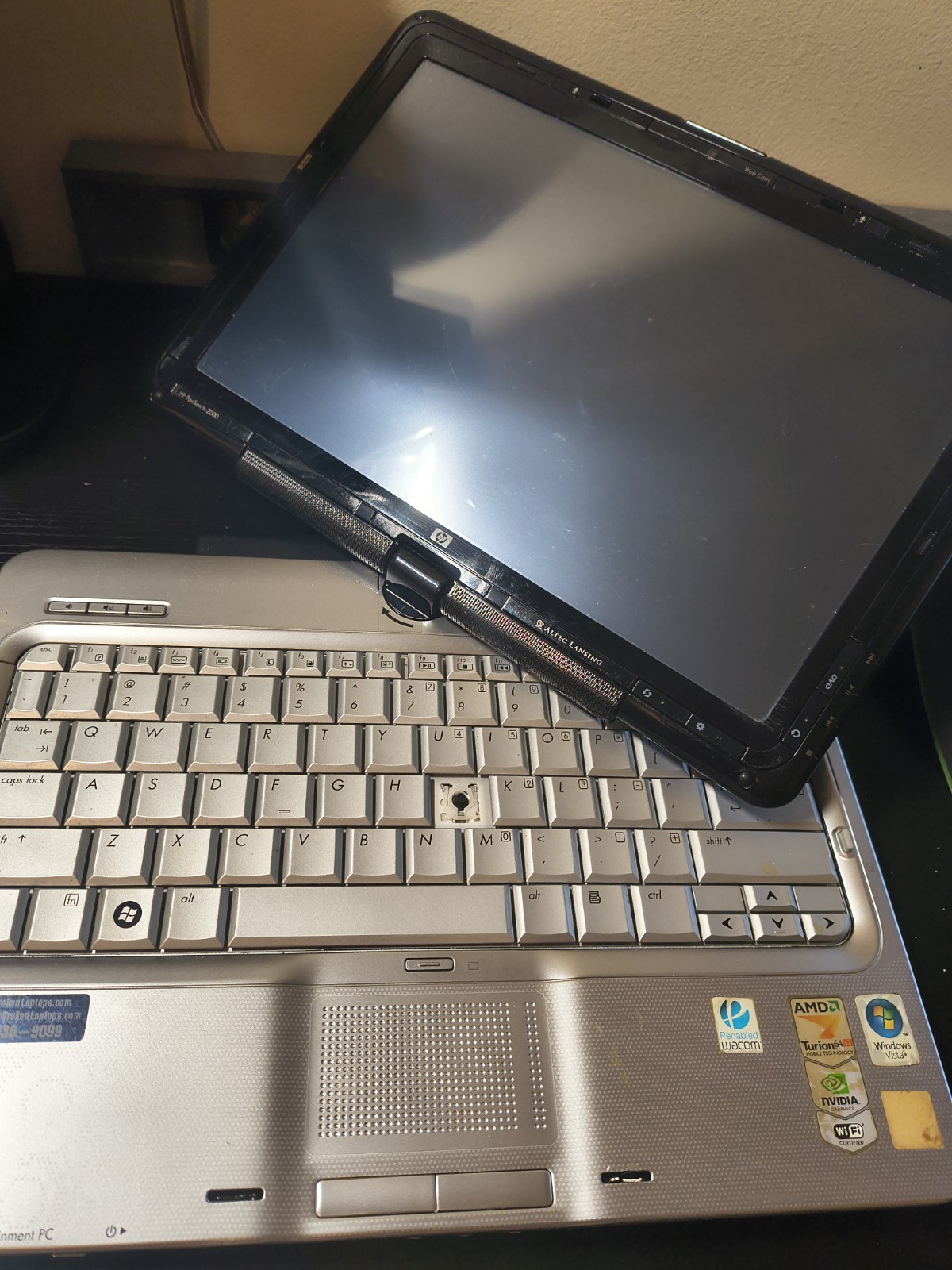 HP Pavilion swivel Laptop TX2000 2GB 80GB