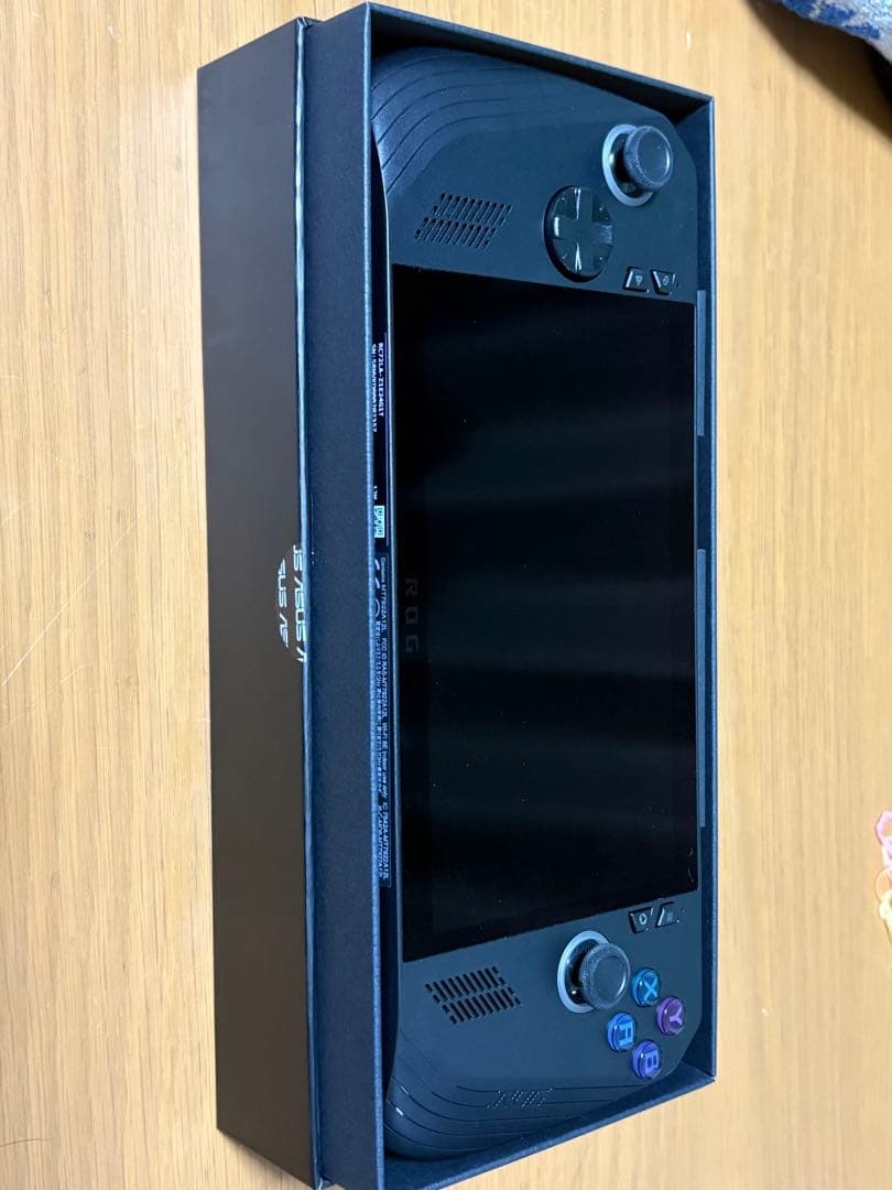 ASUS ROG Ally X RC72LA 7″ Touchscreen Windows 11 Home 24GB RAM 1TB SSD Mint