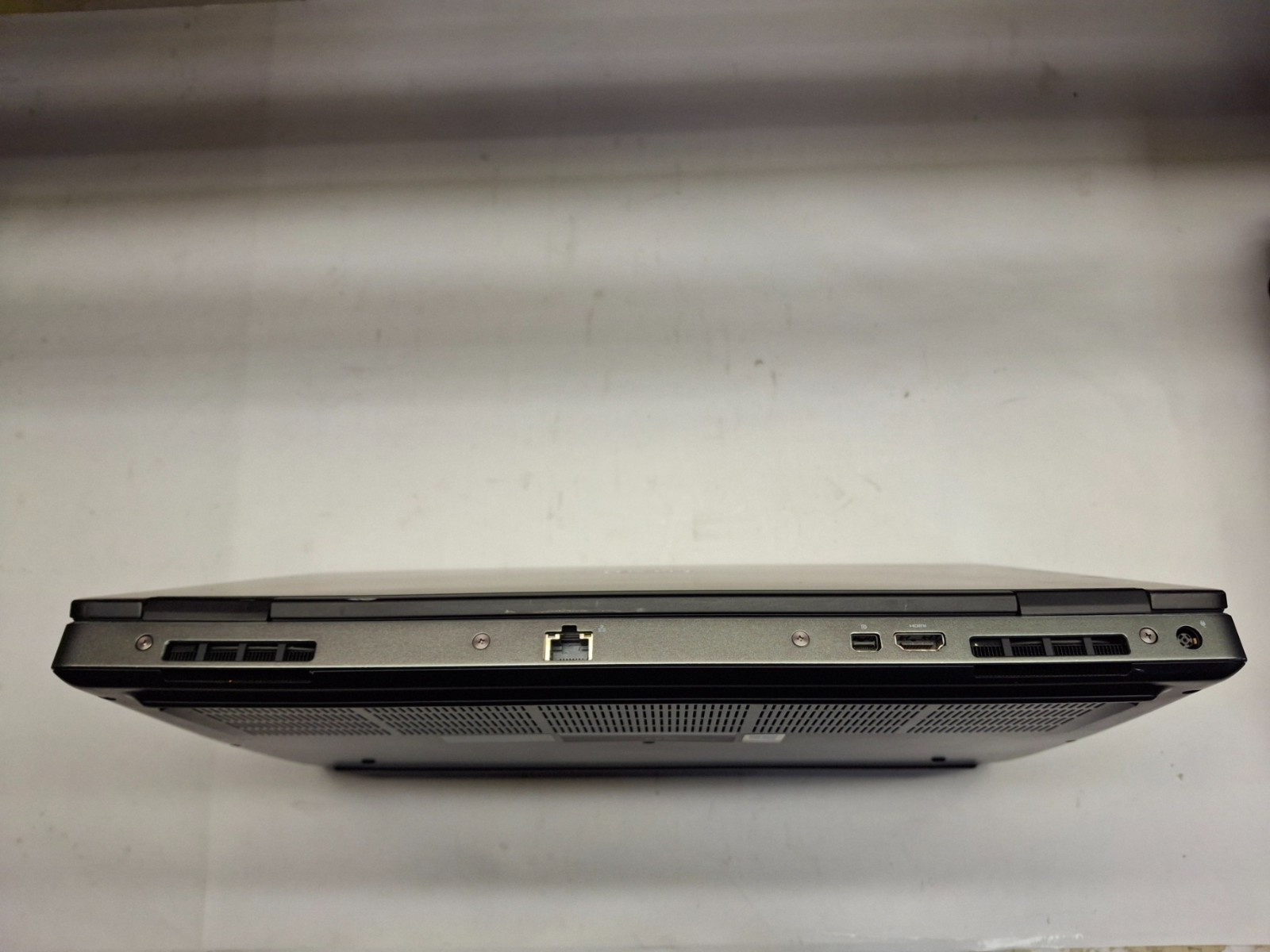 Dell Precision 7530 i7 8850H @ 2.60 GHz 512 GB 32 GB 15.6″ FHD