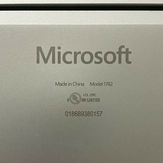 Microsoft Surface 1st Gen, 13.5″, Windows 10, Core M3-7Y30, 4GB RAM, 128GB SSD