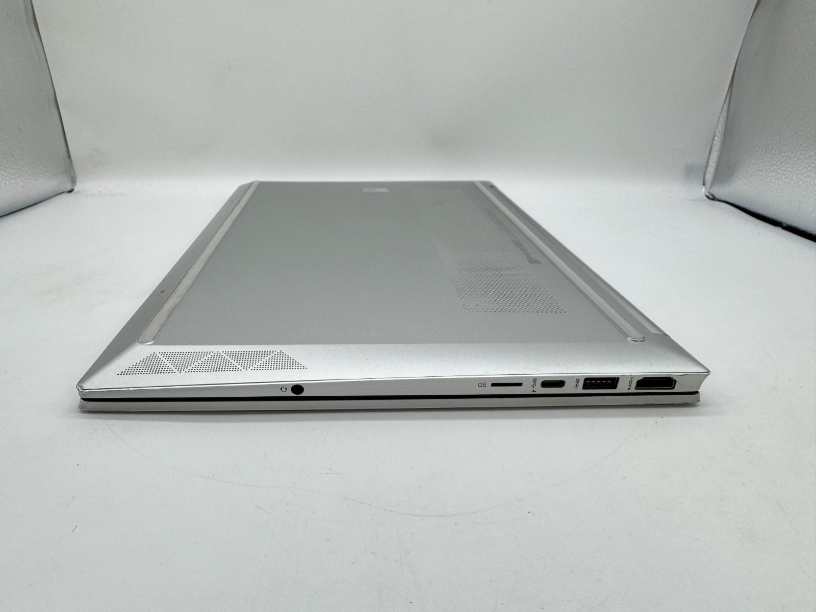 HP Pavilion 15-eg0025nr 15.6″ Laptop intel i7-1165G7 2.80GHz 16GB RAM 512GB SSD
