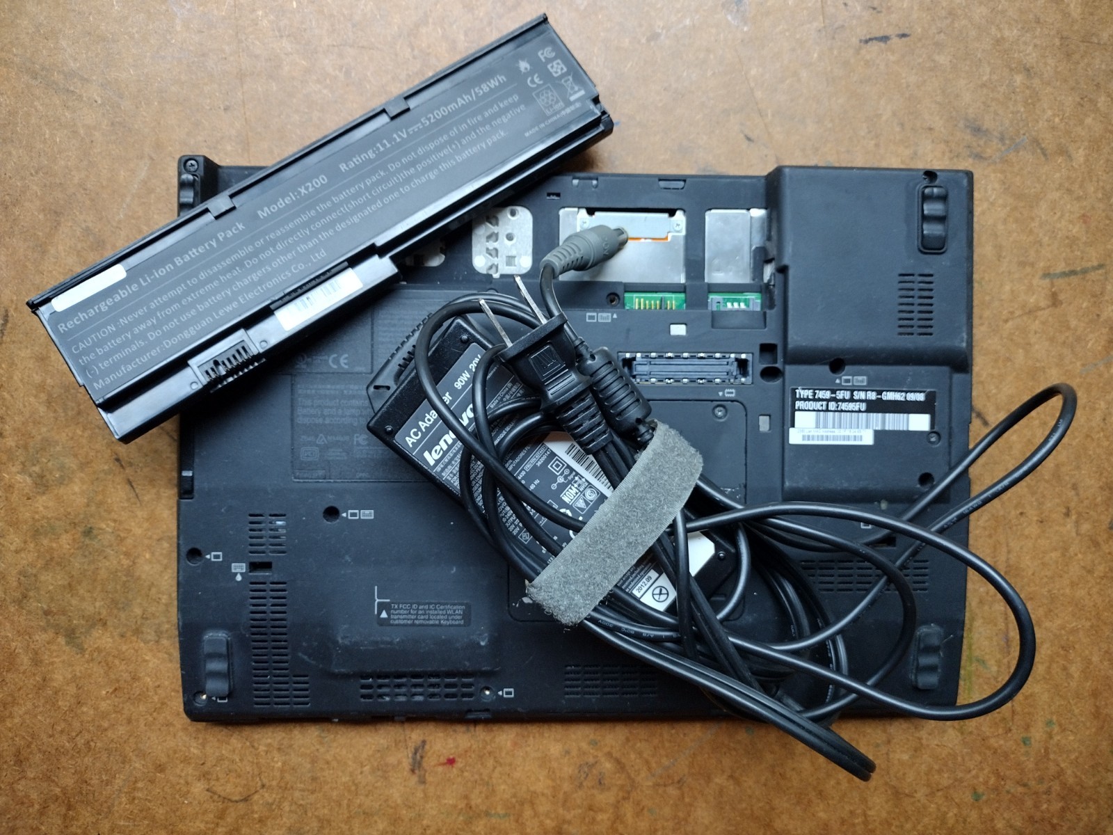 Thinkpad X200 Libreboot 180GB SSD 2.26GHz 8GB RAM 6-Cell Bat AC ThinkLight