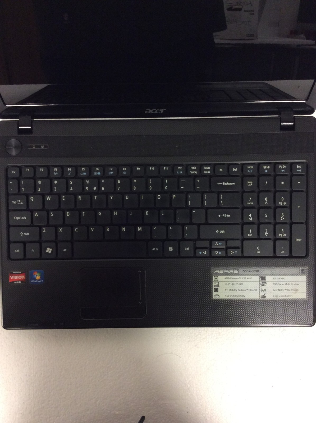 Acer 5552 Laptop Amd Phenom II N830 Triple-Core 2.10Ghz w/ 750GB HD, 4GB