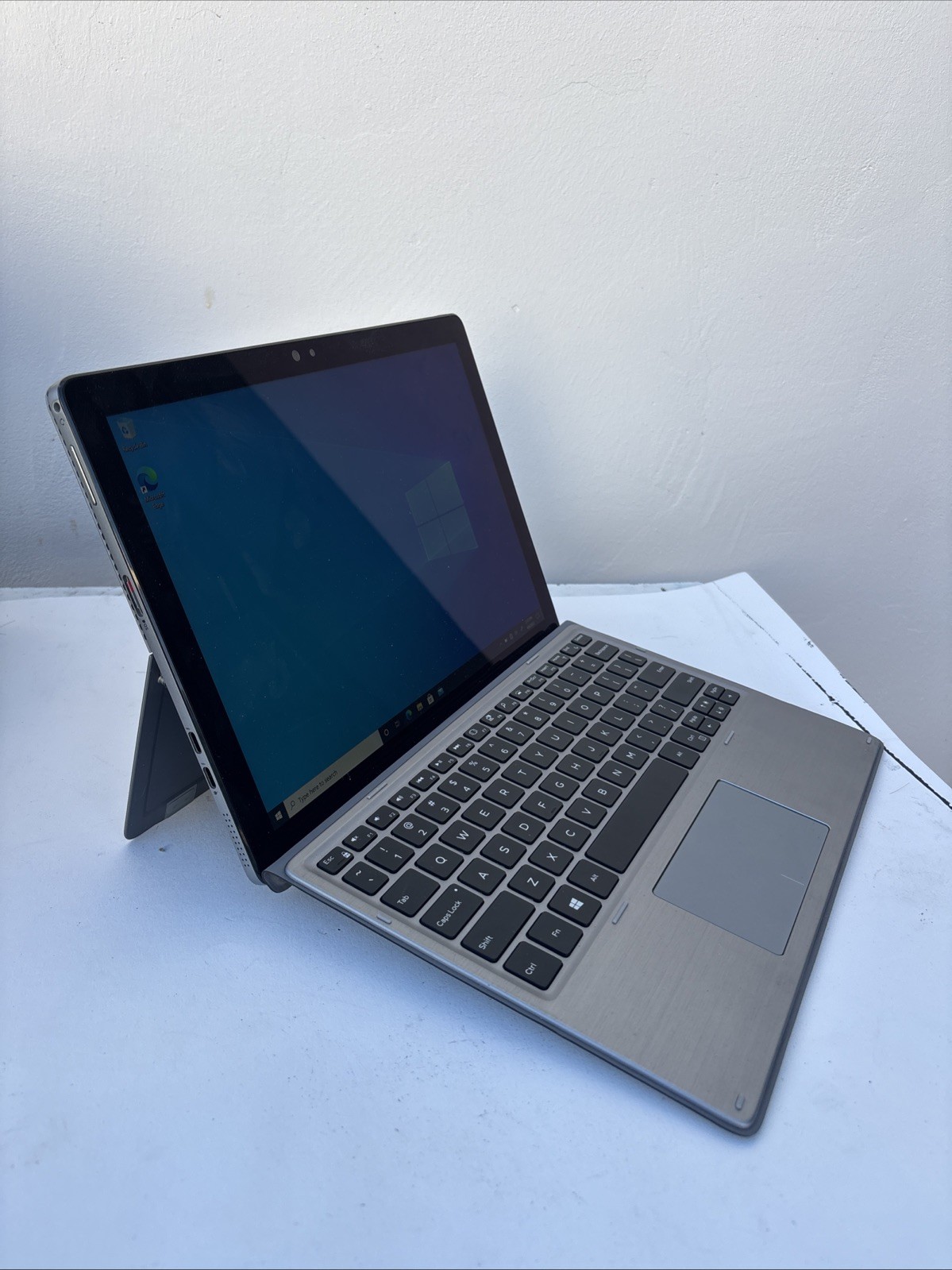 Dell Latitude 7200 2-in-1 12.3″ Touch Works Was Reset