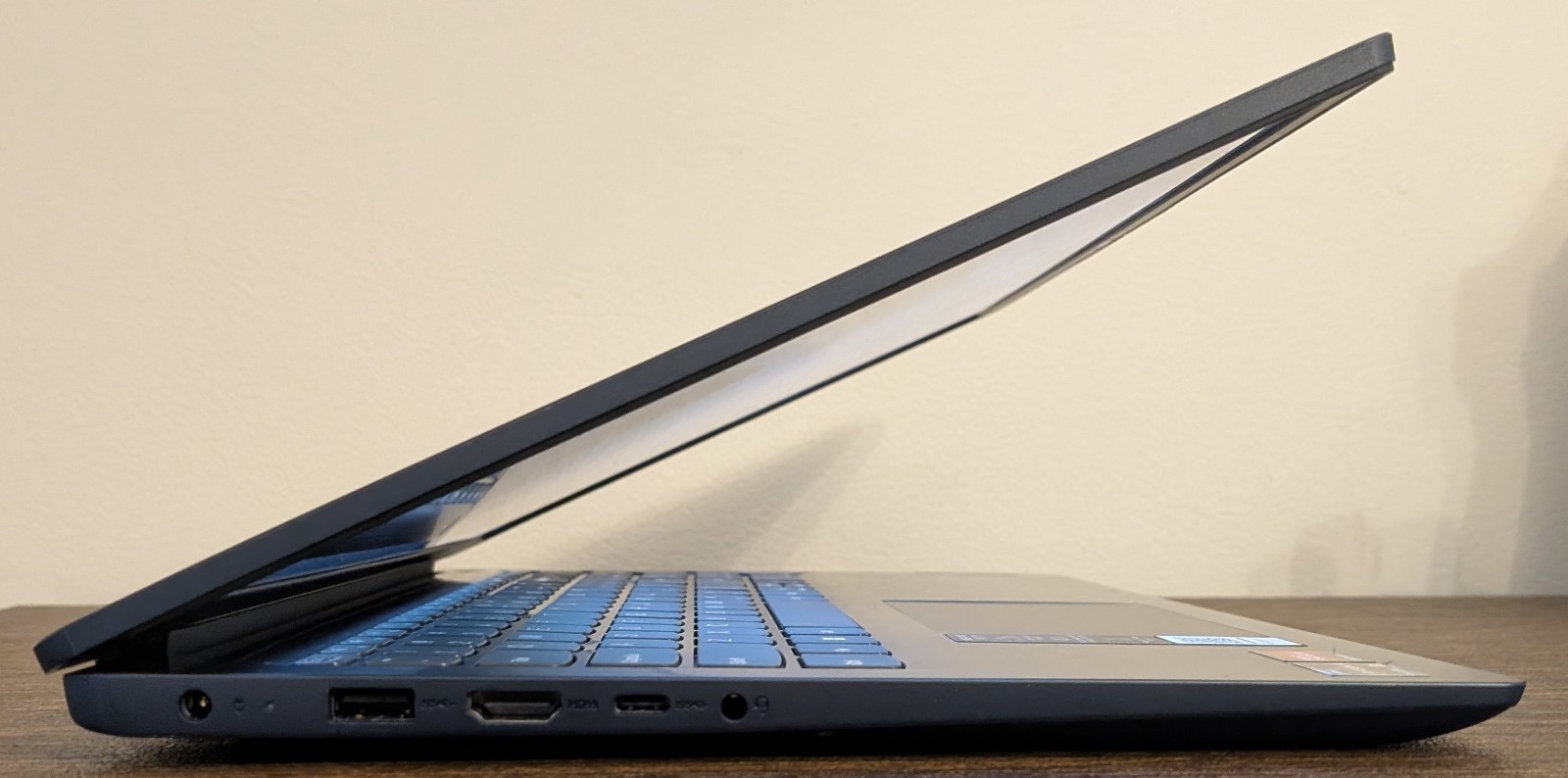 Lenovo IdeaPad 1 15.6″ FHD Touch (Ryzen 5 7520U, 8GB/256GB, Windows 11) Blue