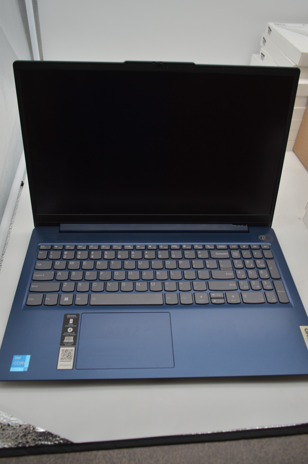 Lenovo IdeaPad Slim 3 15IRU8 Core i3-1315U 1.2GHz 8GB 256GB SSD PC1795004