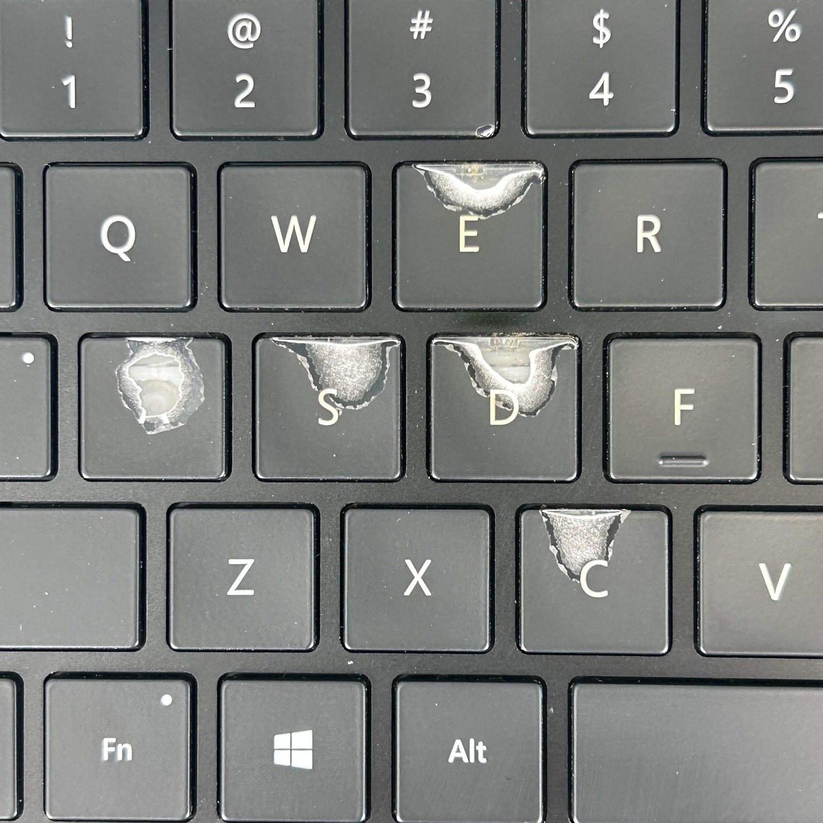 Microsoft Surface Laptop 4 13.5 2K TOUCH i7-1185G7 3.00GHz 16GB 256GB- WORN KEYS