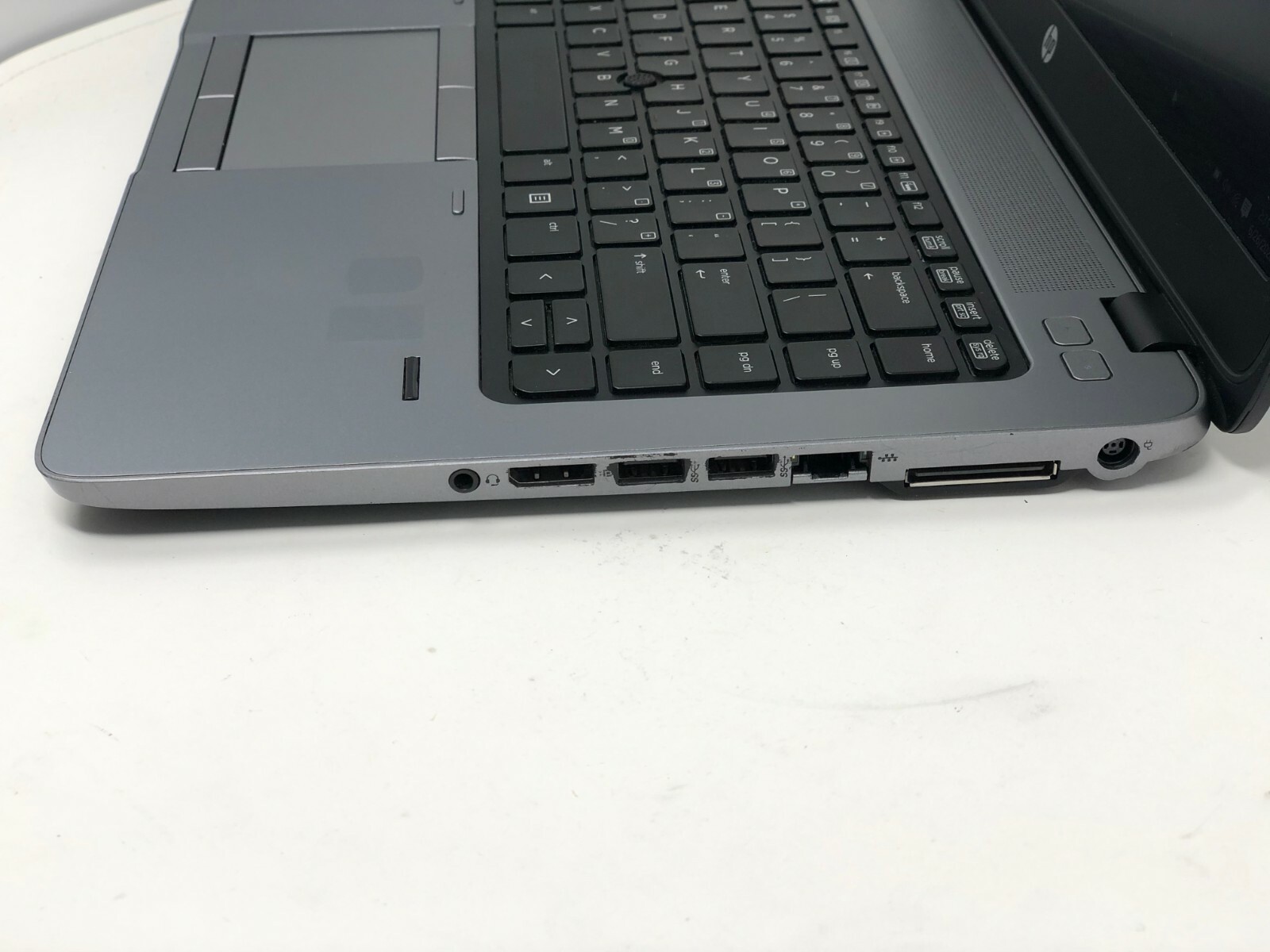 HP Elitebook 840 14″ Core i5-4310u 2GHz 8GB 256GB SSD Win 10 1600×900 Laptop