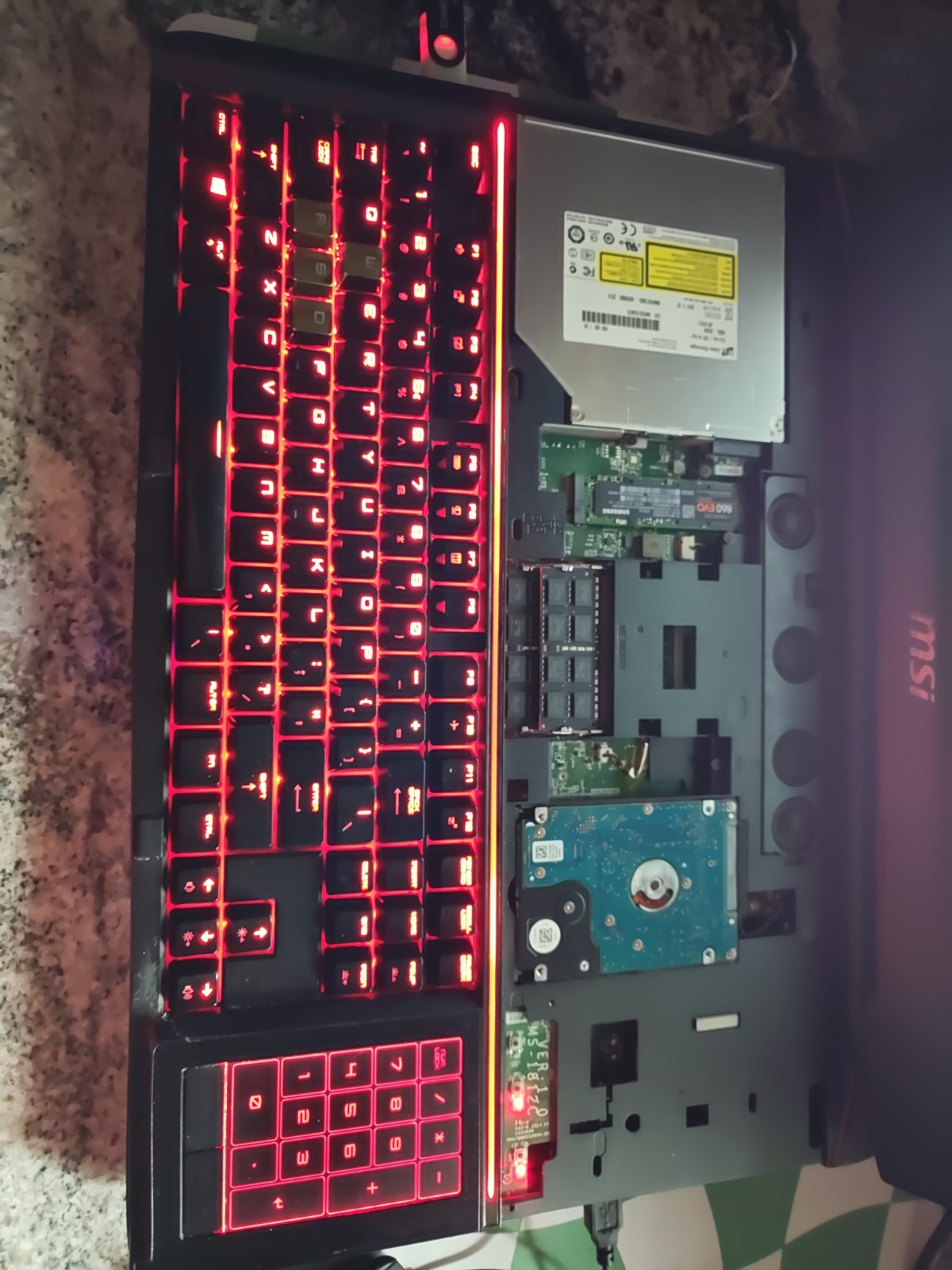 MSI GT80 2QE Titan Gaming Laptop | Dual GTX 980M | Cherry MX Mechanical Keyboard