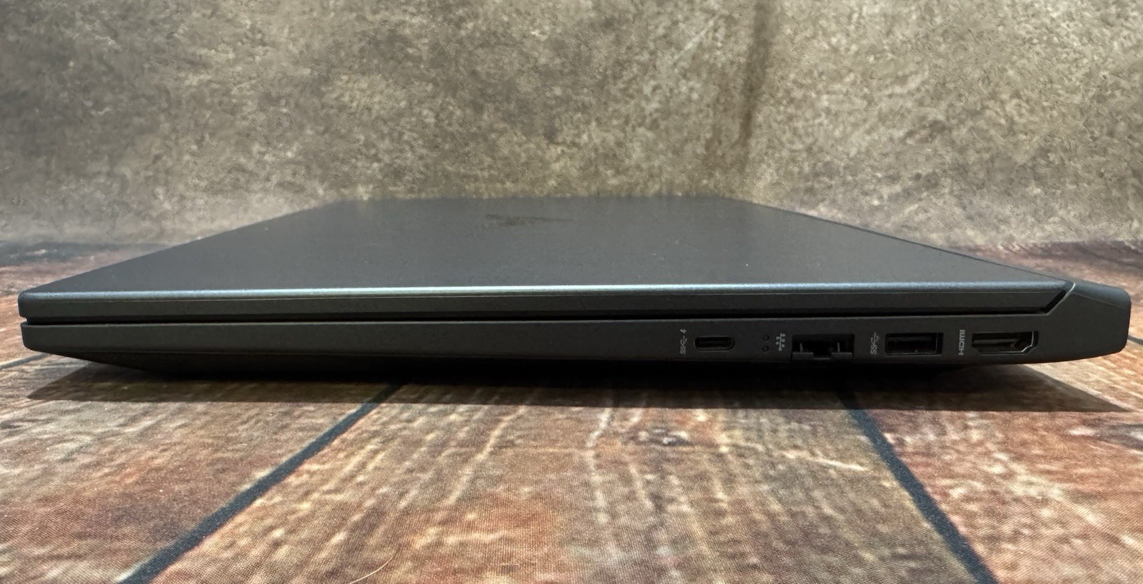 HP Victus 15-fb1013dx / R5 7535 CPU / 8GB RAM / 512GB SSD / RTX 2050 GPU