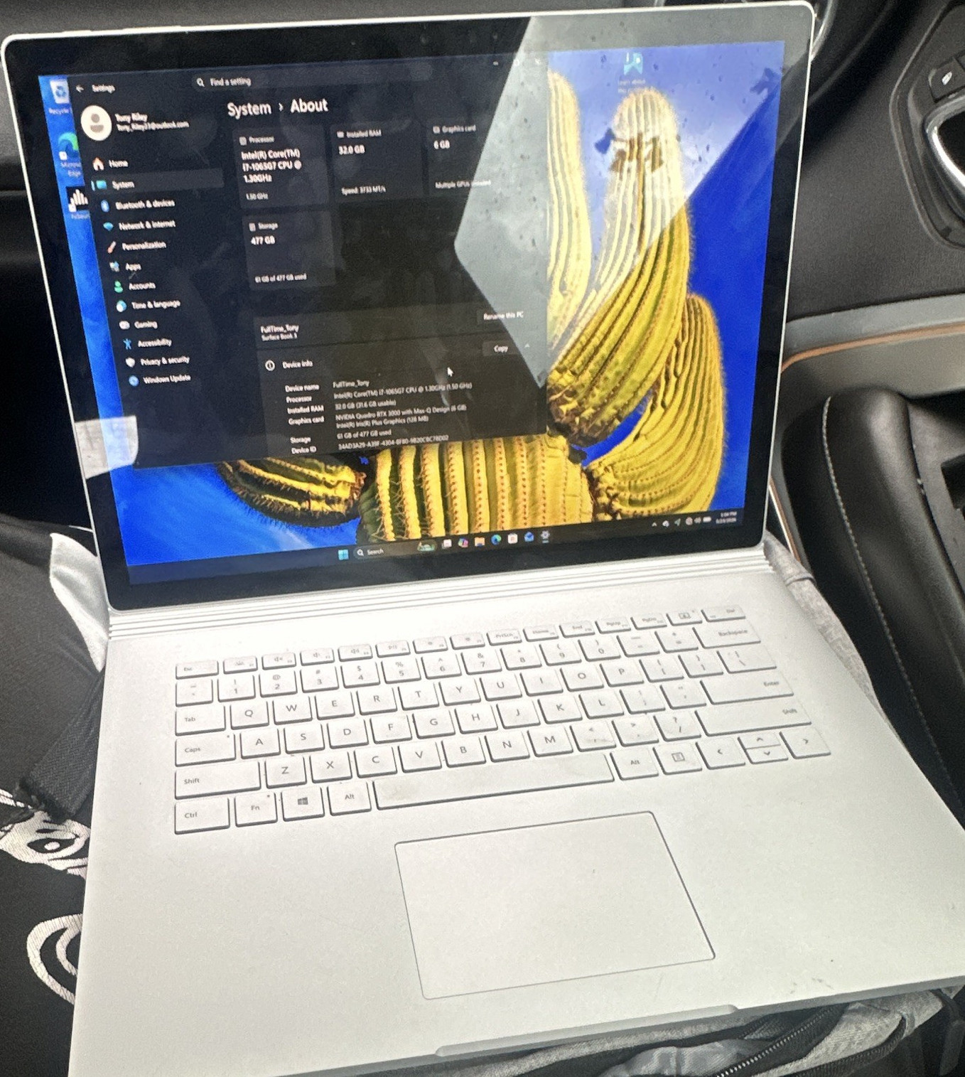 Microsoft Surface Book 2 15″ i7 16GB 477GB SSD GTX 1060 Win 11 Pro Silver