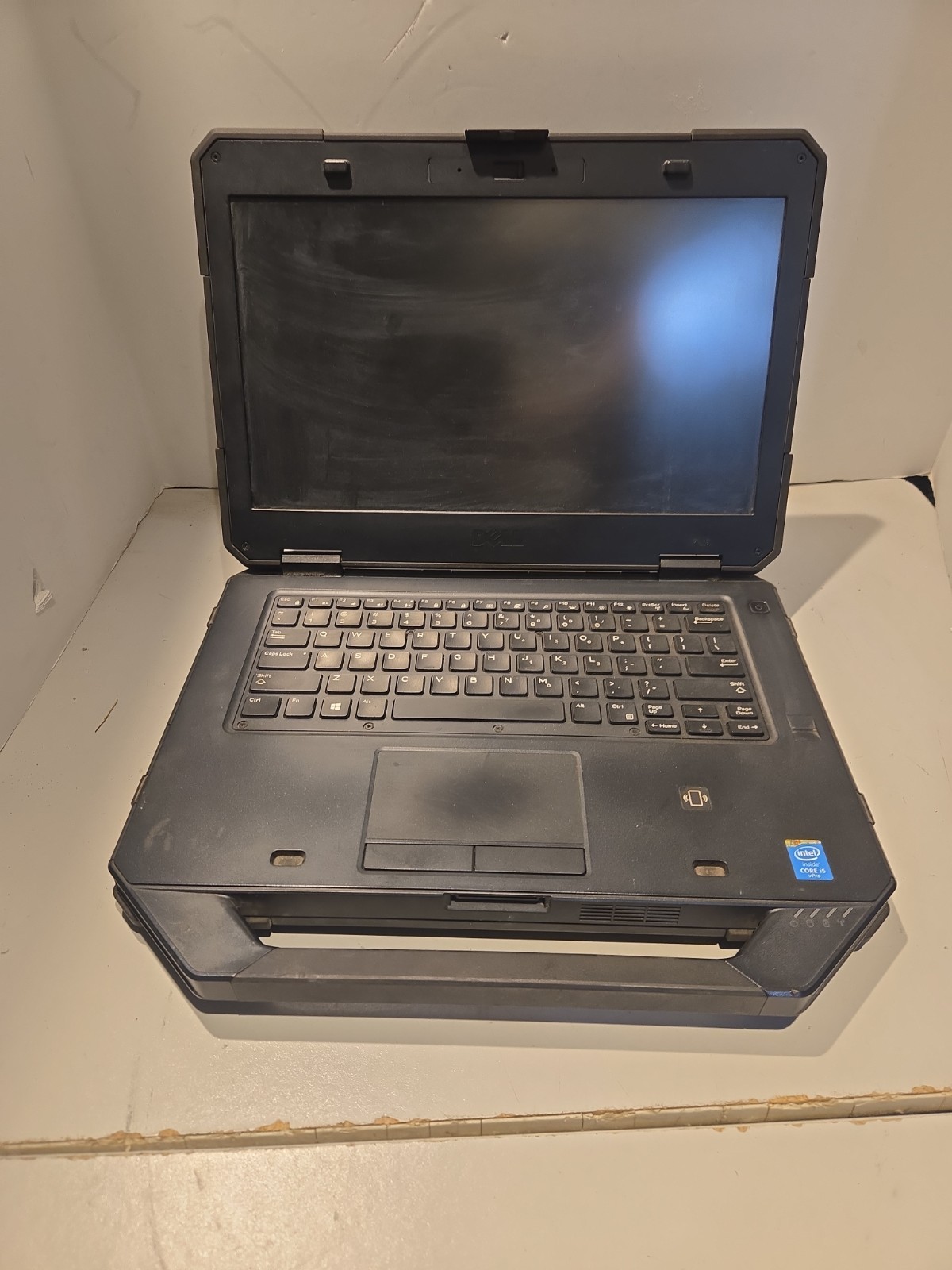 DELL P46G INTEL CORE I5 8GB RAM NO HD Won’t Display No Charger