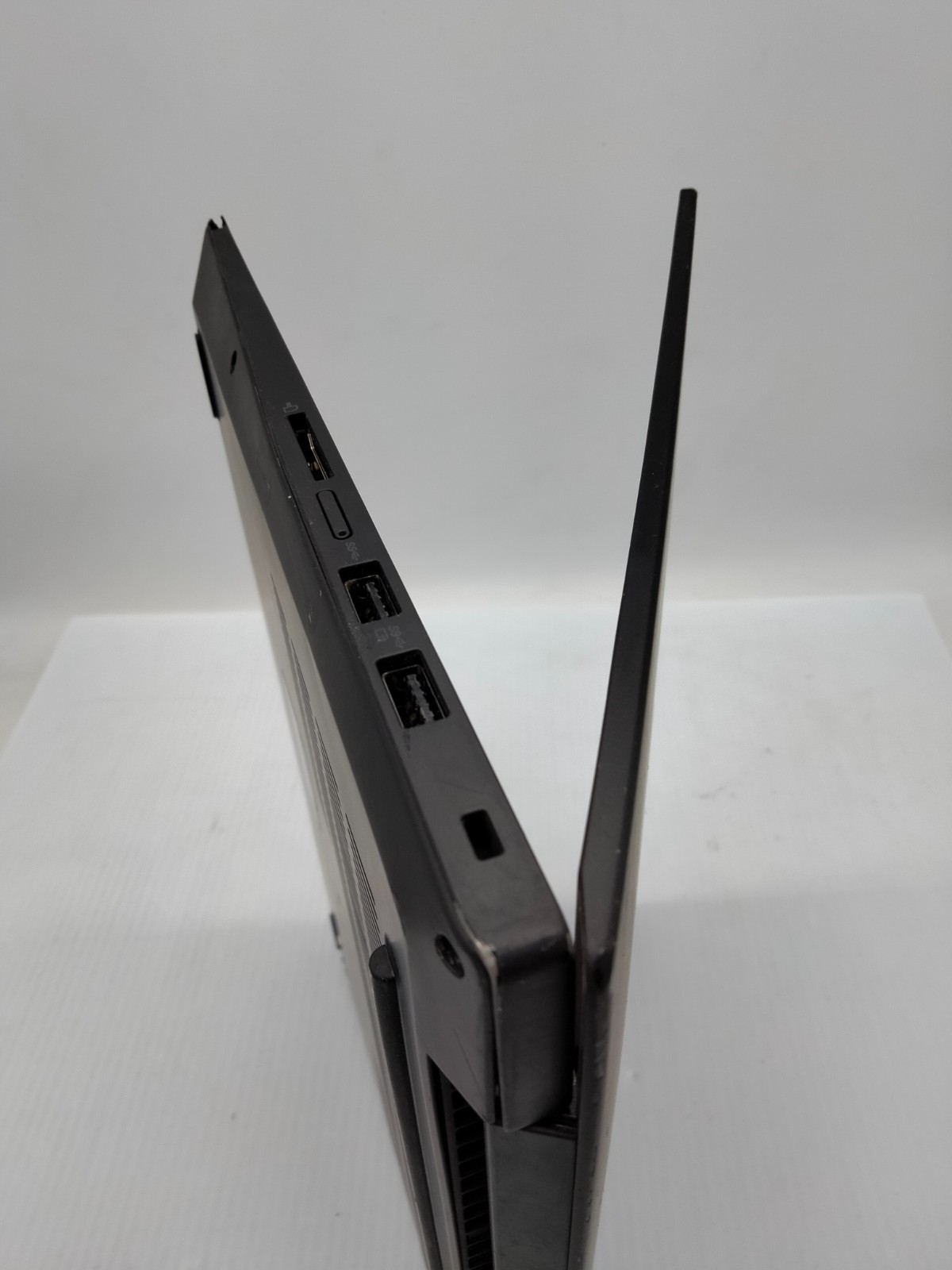 Lenovo ThinkPad P1 Gen 4 i7-11850H 2.50GHz 16GB Ram 1TB dead pixel Laptop