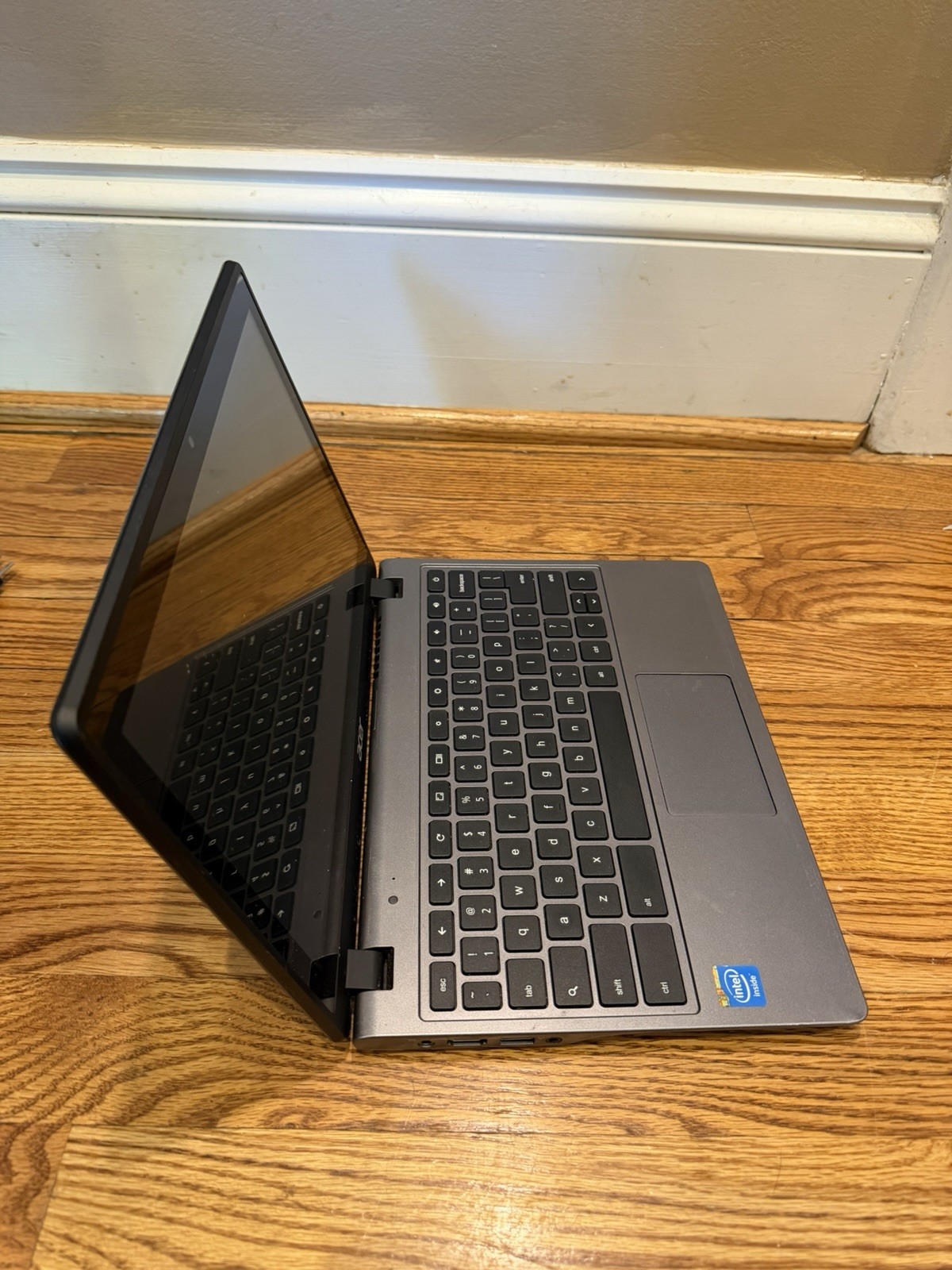Acer Chromebook C720 Series Model # ZHN With The Adapter Cord Good Condition