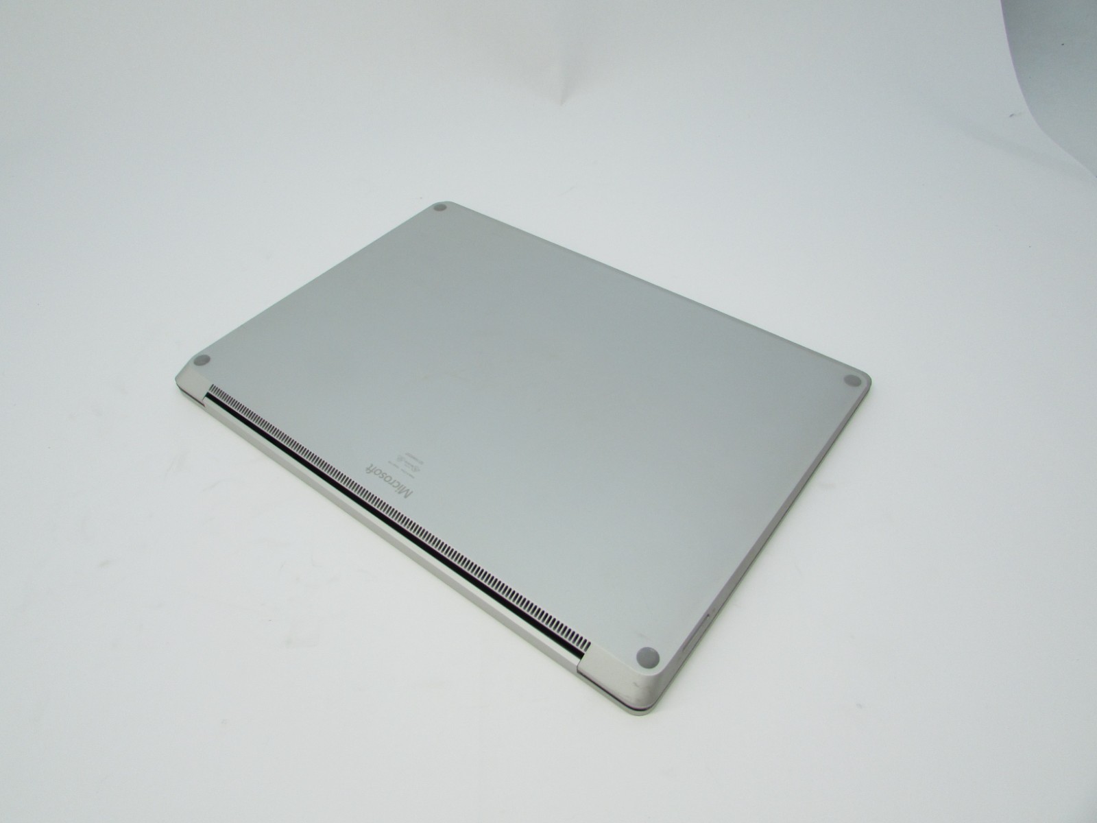 Microsoft Surface Laptop 1769 13.5″ i5-7200U 2.5GHz 8GB RAM 256GB No OS/AC