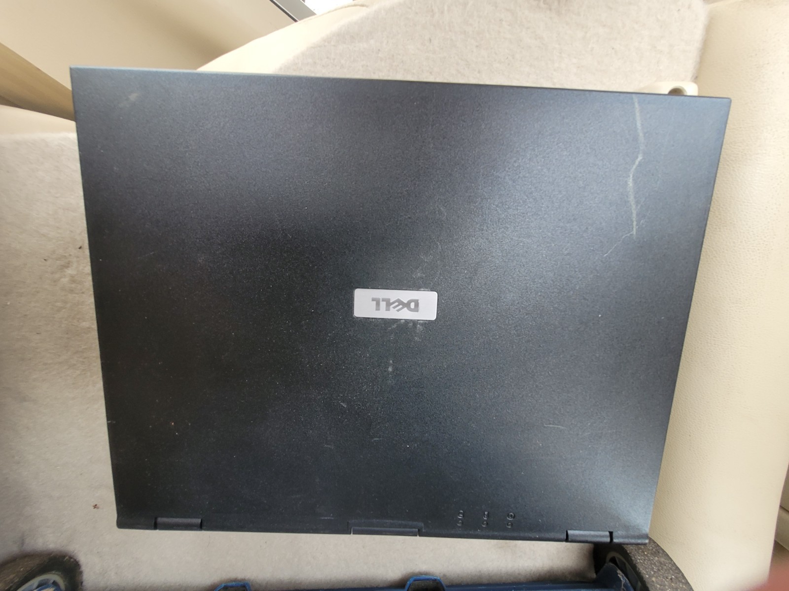 Vintage Dell Inspiron 5000e Laptop P III PPM 700 MHz, 128 MB RAM WinXP