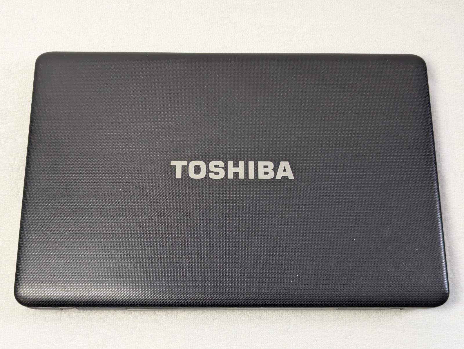 Toshiba Satellite C675-S7308 17.3″ Laptop Intel i3 Windows 10 **READ** TESTED
