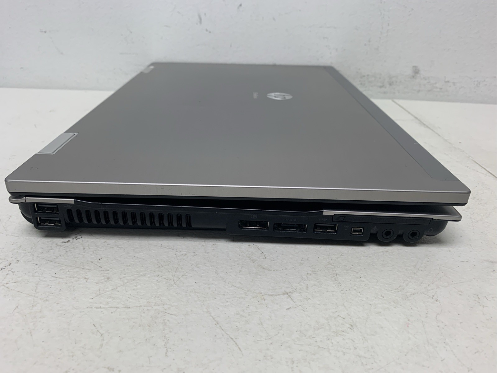 HP ELITEBOOK 8540P I5 M520 – 4GB Ram 240gb SSD Linux Ubuntu’s Need Battery