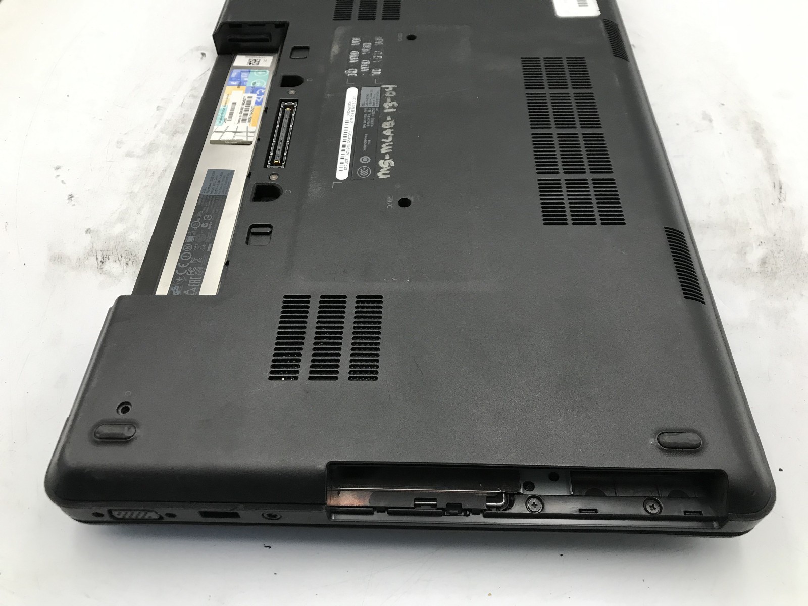 DELL LATITUDE E5540 – FOR PARTS/NO POWER – INTEL i5 4TH GEN – NO RAM – READ -BB