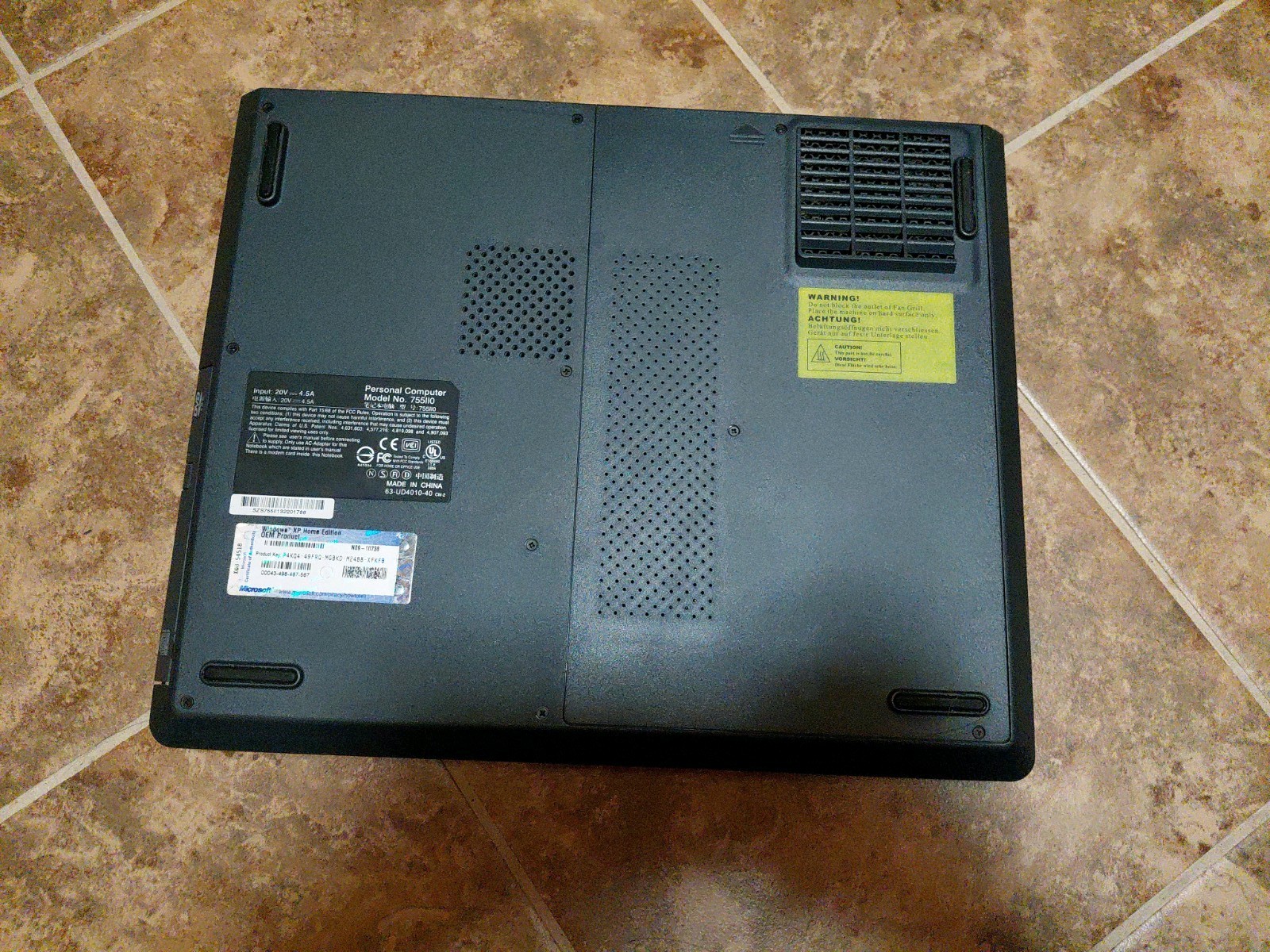 Personal Computer 755110 Maxdata Eco Windows XP Laptop With Pentium 4 Cpu