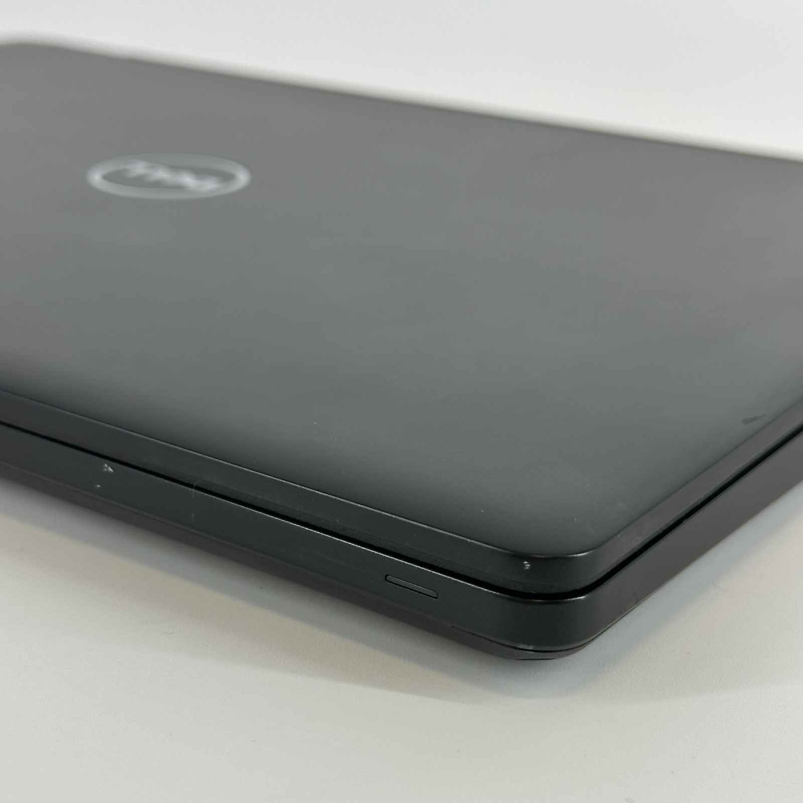 Dell Latitude 5480 14 Black HD TOUCH i5-7300U 2.60GHz 8GB 256GB SSD FRAME SPLIT