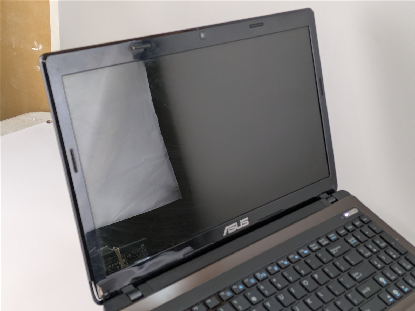 Asus X53SV-SX587V i5-2430M 6GB RAM 640GB HDD 15.6″ GT 540M W10P Laptop