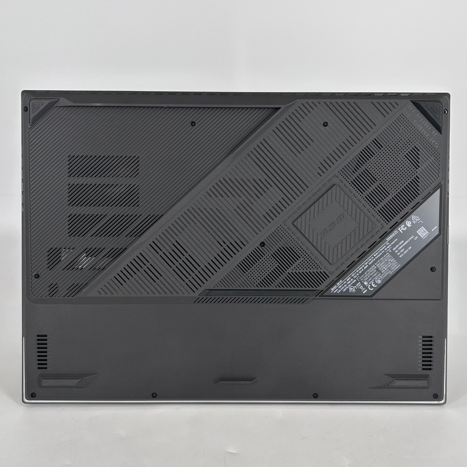 Asus ROG Strix G18 G814 144Hz FHD+ 2.5 GHz Ryzen 9 9955HX 16GB 2TB SSD RTX 5060