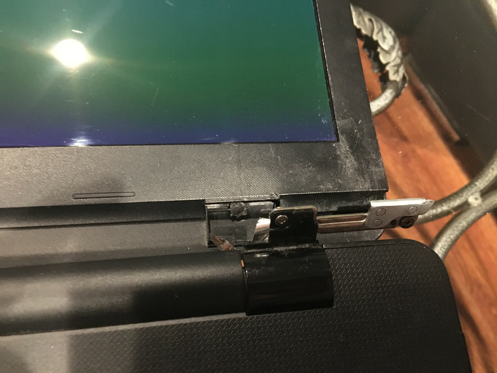 HP 17-ak013dx Laptop 17.3″ /A9 9420/ 3 GHz/Win 10/4 GB RAM/1 TB HDD – READ !!!